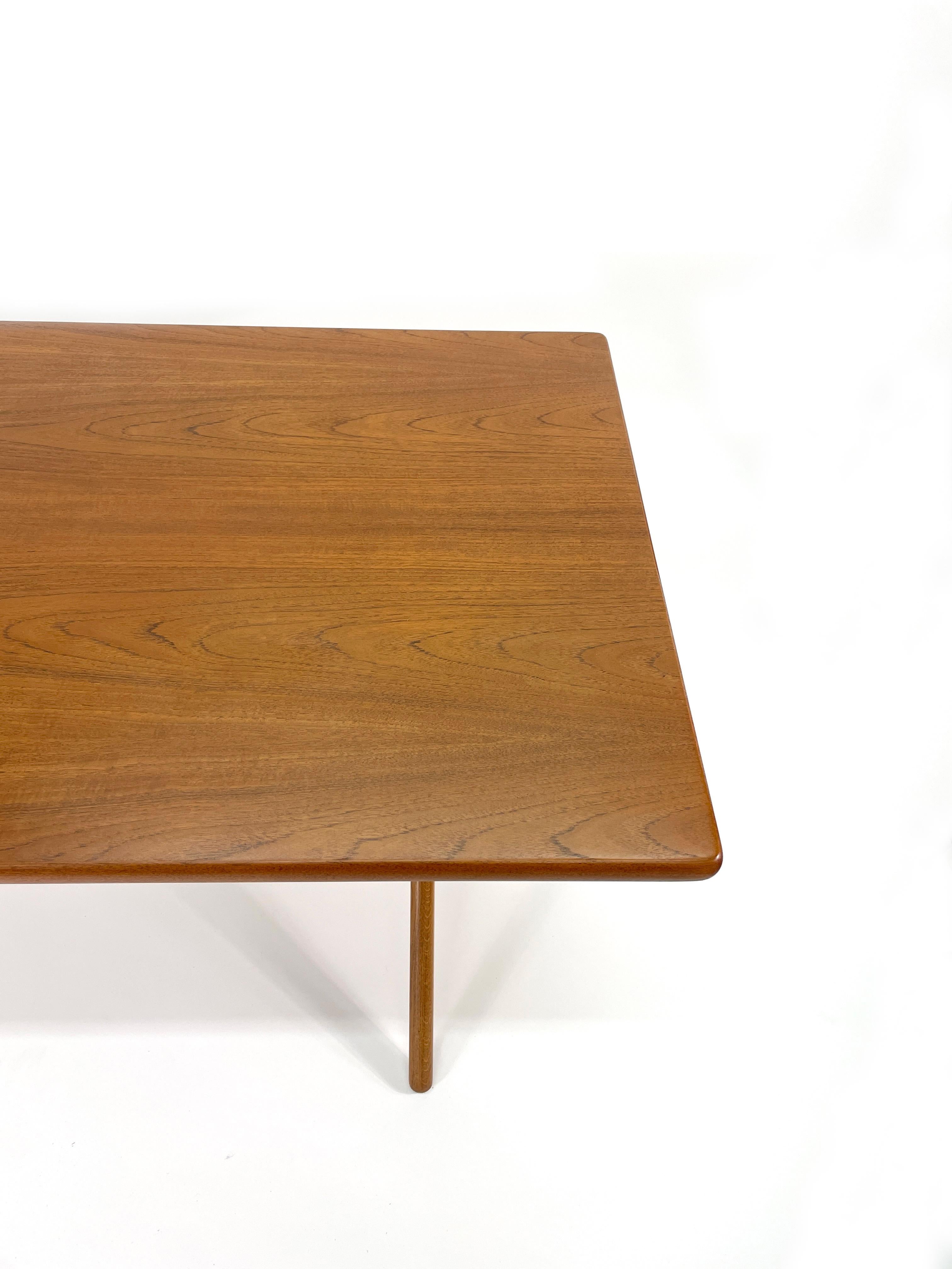 Hans J. Wegner AT-303 “Sabre” Dining Table for Andreas Tuck For Sale 6