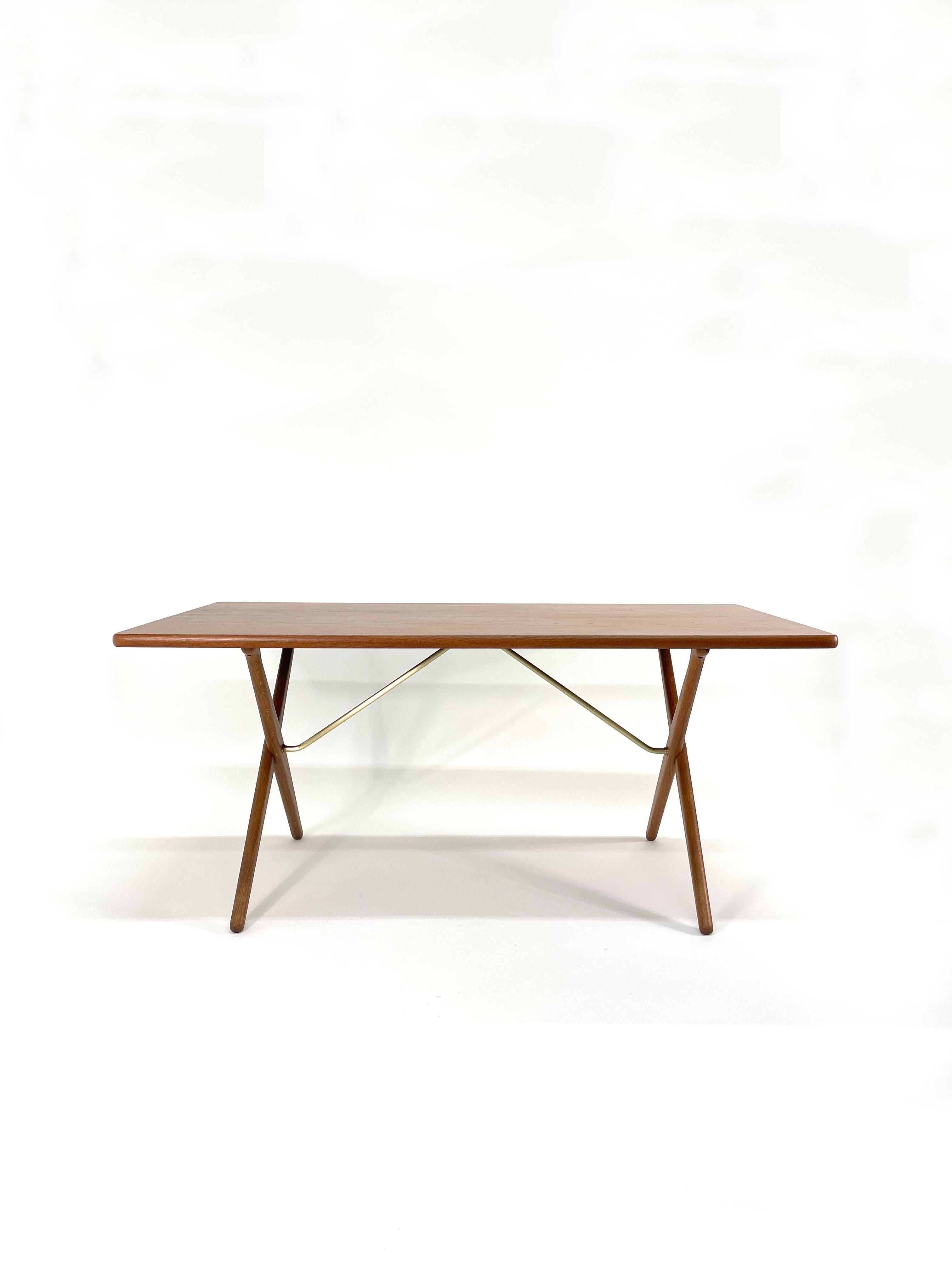 Scandinavian Modern Hans J. Wegner AT-303 “Sabre” Dining Table for Andreas Tuck For Sale