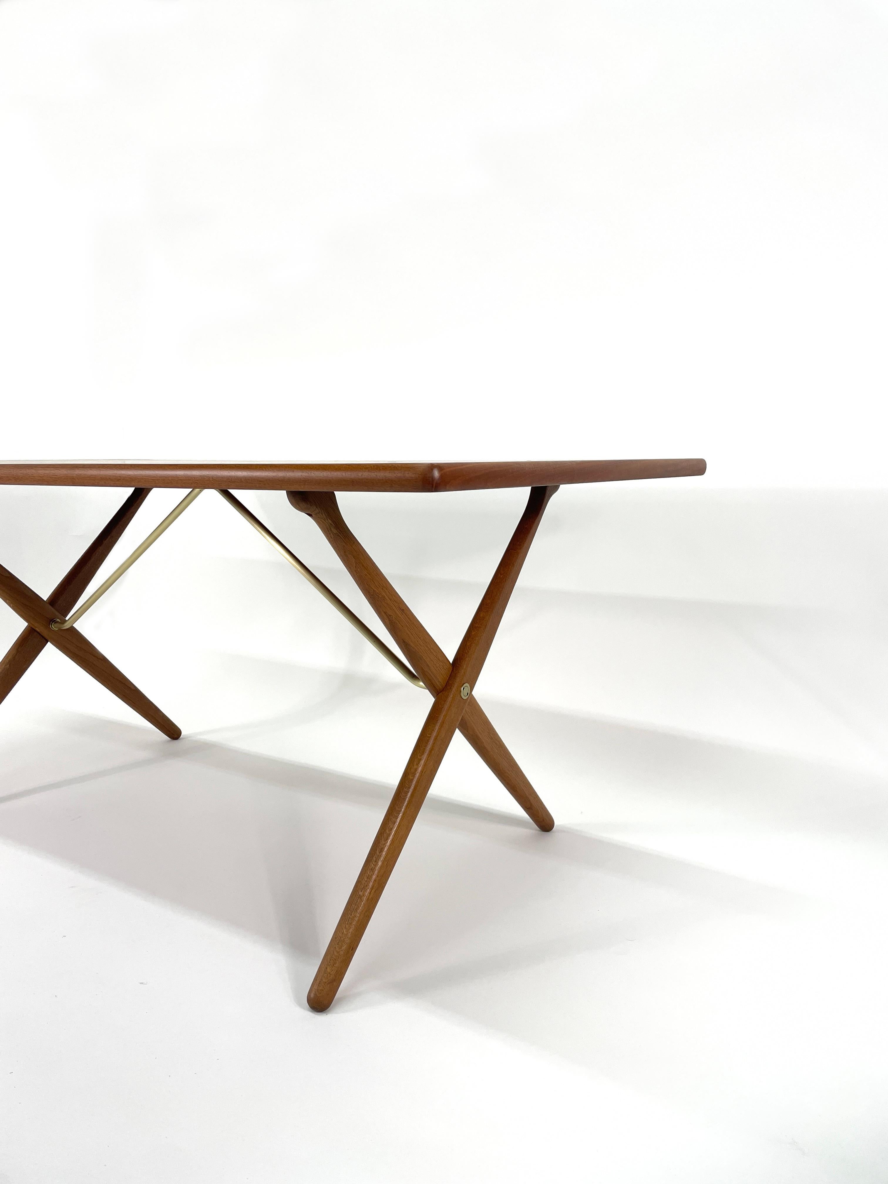 Hans J. Wegner AT-303 “Sabre” Dining Table for Andreas Tuck In Excellent Condition For Sale In San Diego, CA