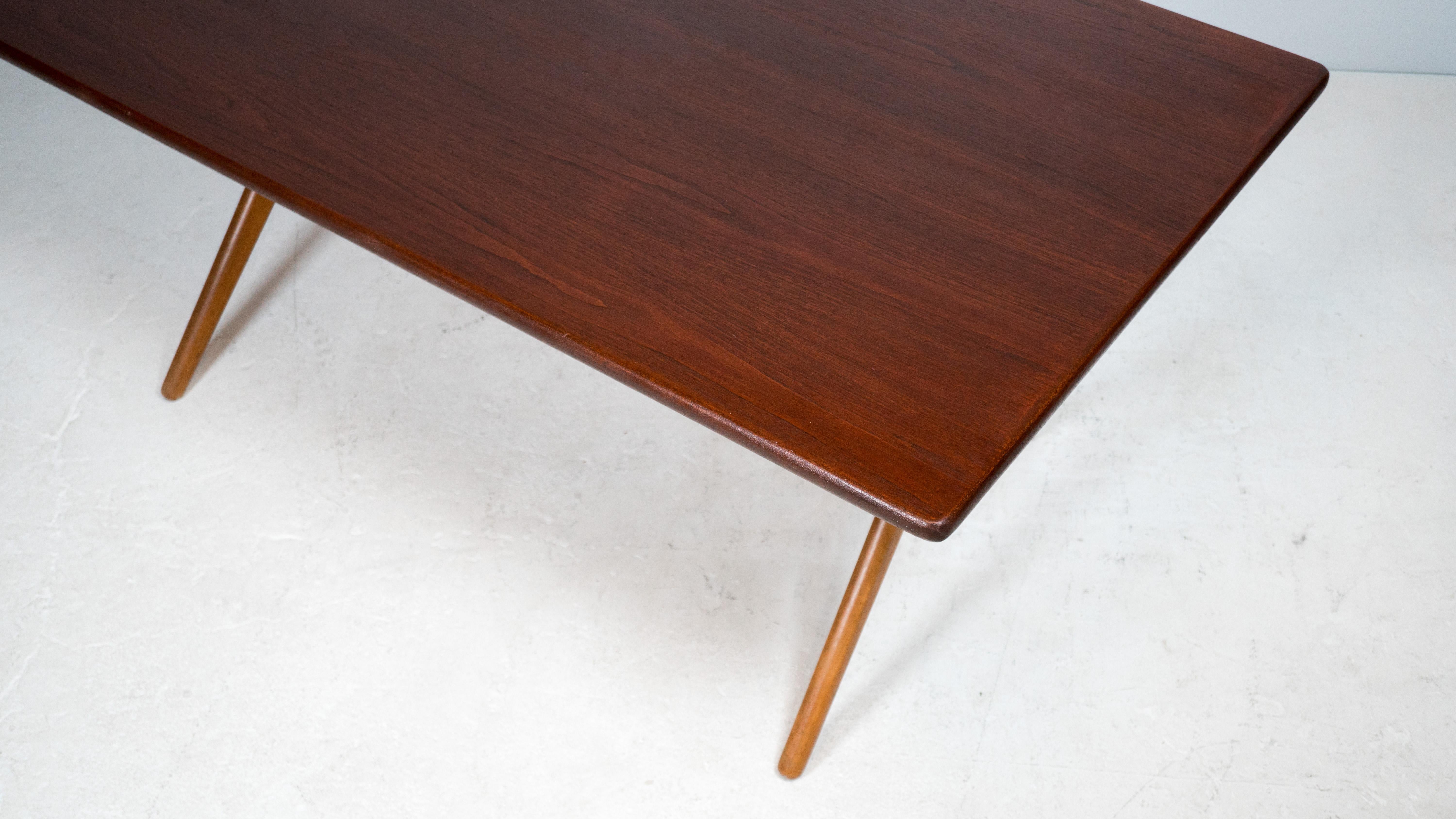 Hans J Wegner 'At-303' Teak Dining Table for Andreas Tuck In Good Condition In Boston, MA