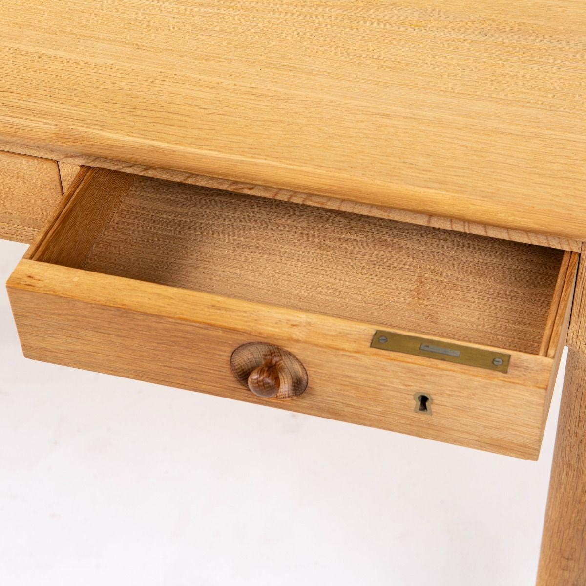 Hans J. Wegner AT-305 Desk in Oak for Andreas Tuck For Sale 7