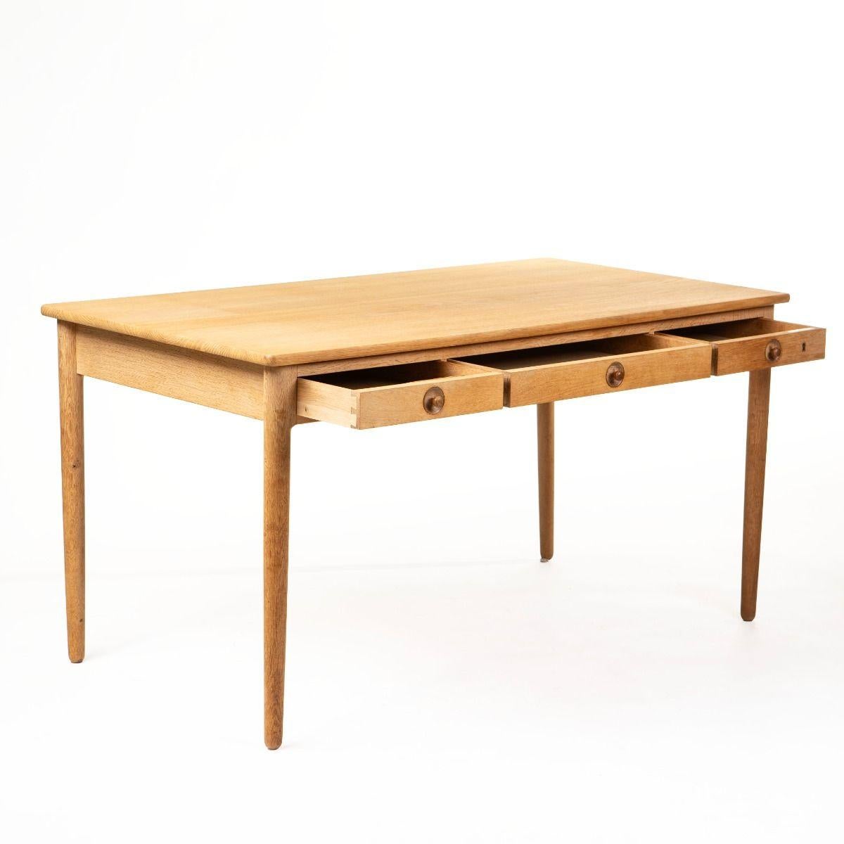 Scandinavian Modern Hans J. Wegner AT-305 Desk in Oak for Andreas Tuck For Sale