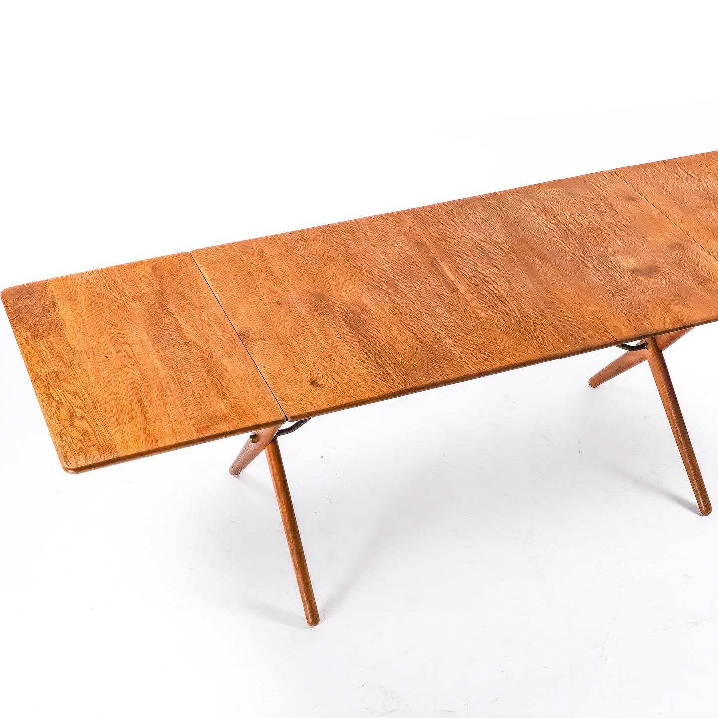 Hans J. Wegner AT 309 Drop leaf table In Good Condition For Sale In Portland, OR