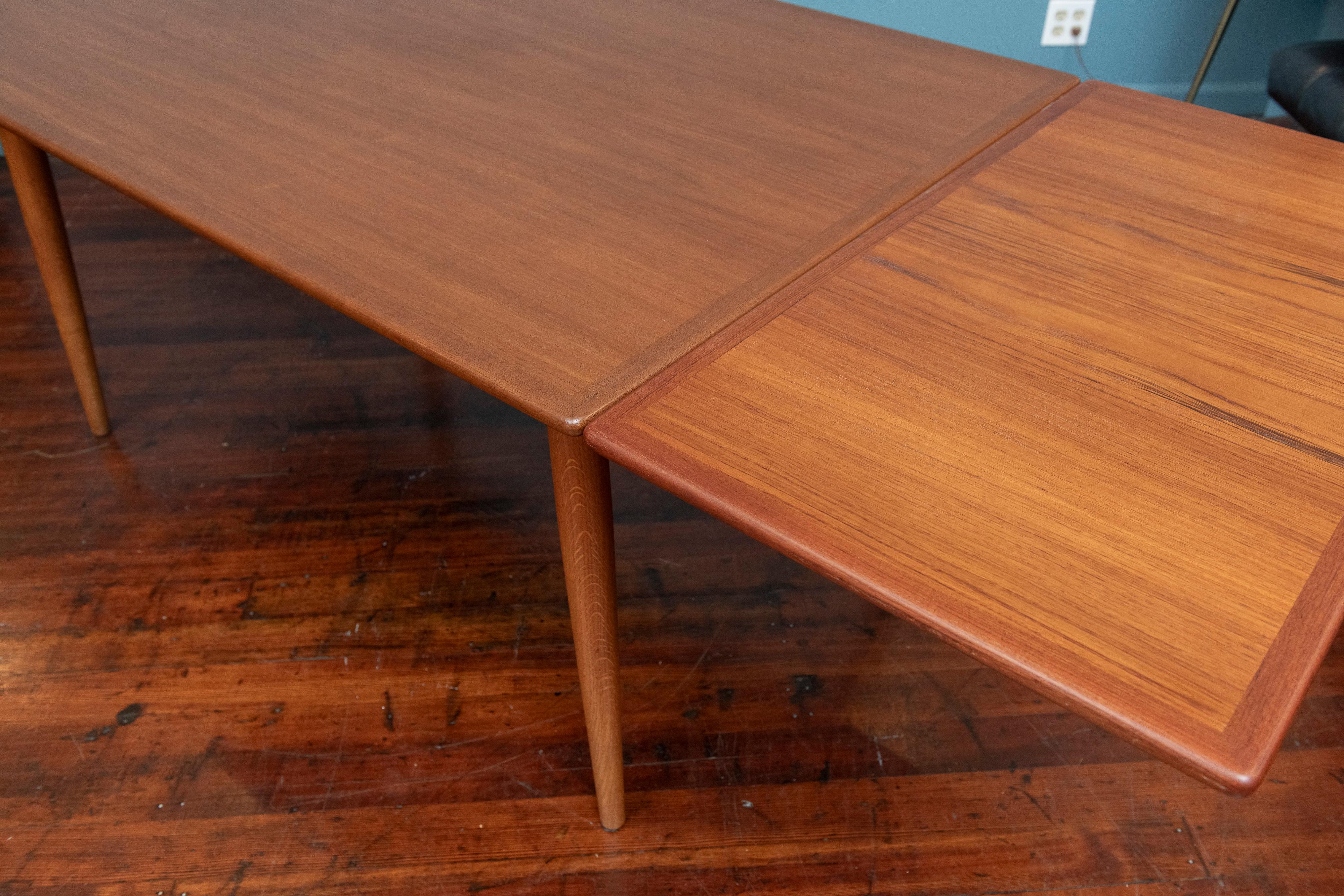Hans J. Wegner AT-312 Dining Table for Andreas Tuck For Sale 3