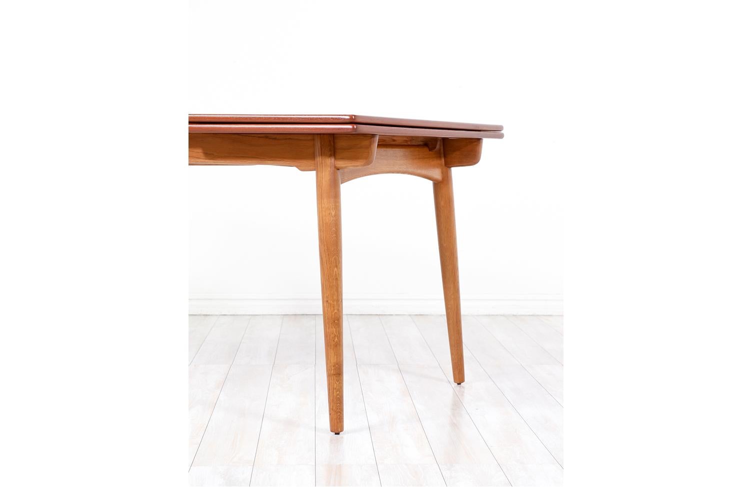 Hans J. Wegner AT-312 Sculpted Teak Dining Table for Andreas Tuck For Sale 1