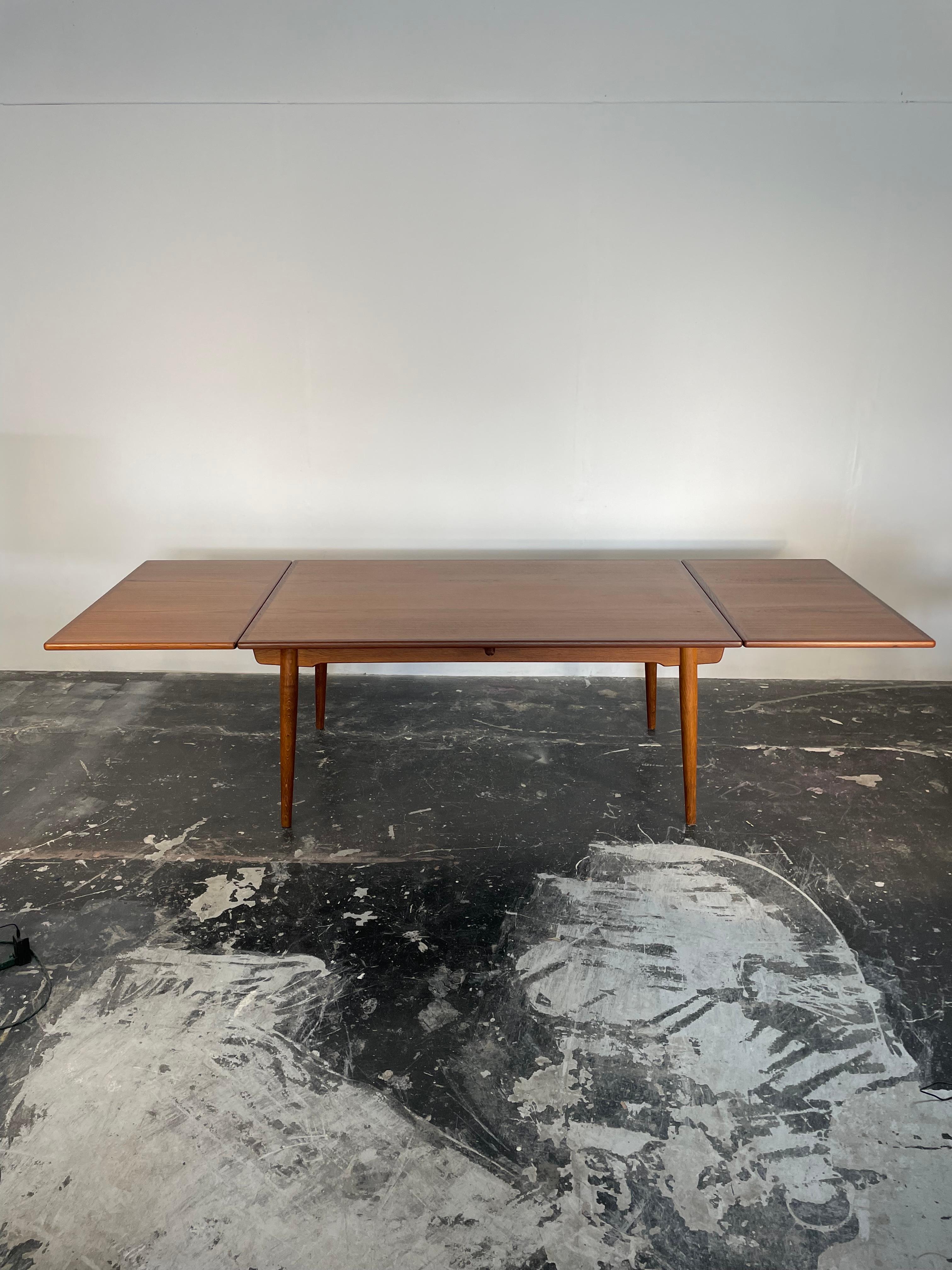 Hans J. Wegner AT-312 Sculpted Teak & Oak Dining Table for Andreas Tuck 3