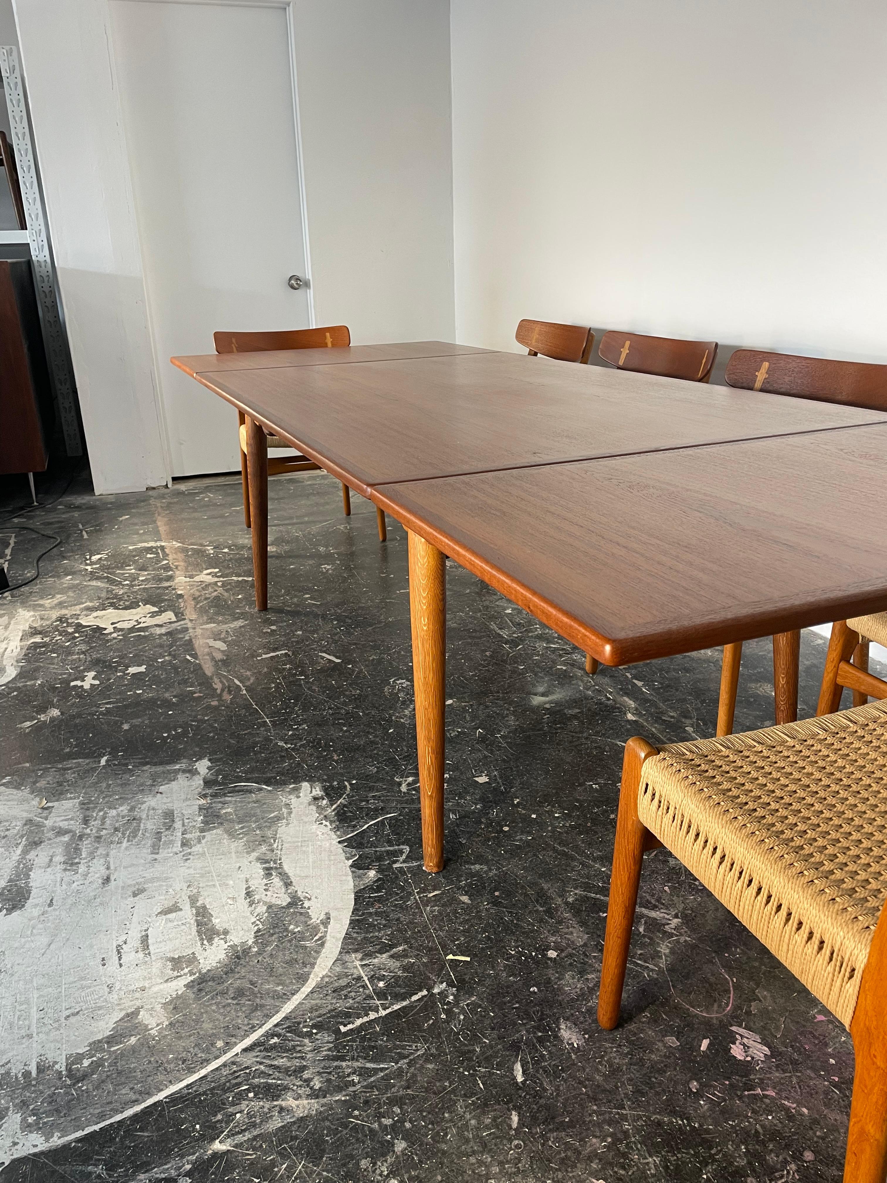 Hans J. Wegner AT-312 Sculpted Teak & Oak Dining Table for Andreas Tuck 4
