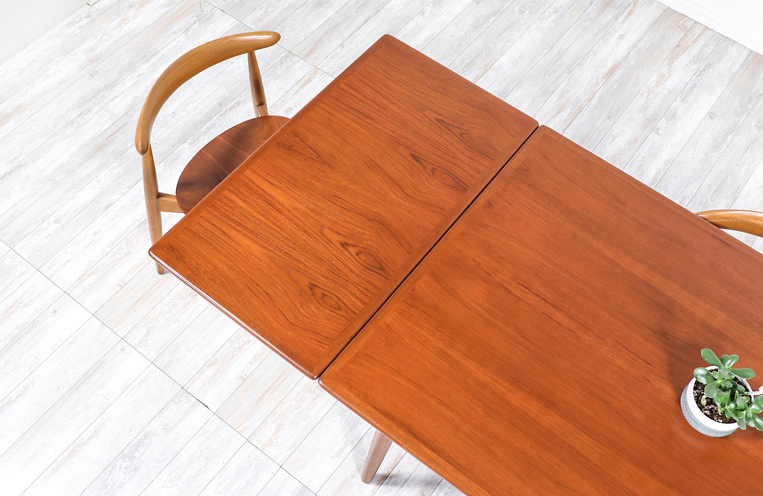 Mid-20th Century Hans J. Wegner AT 312 Teak Draw-Leaf Dining Table for Andreas Tuck