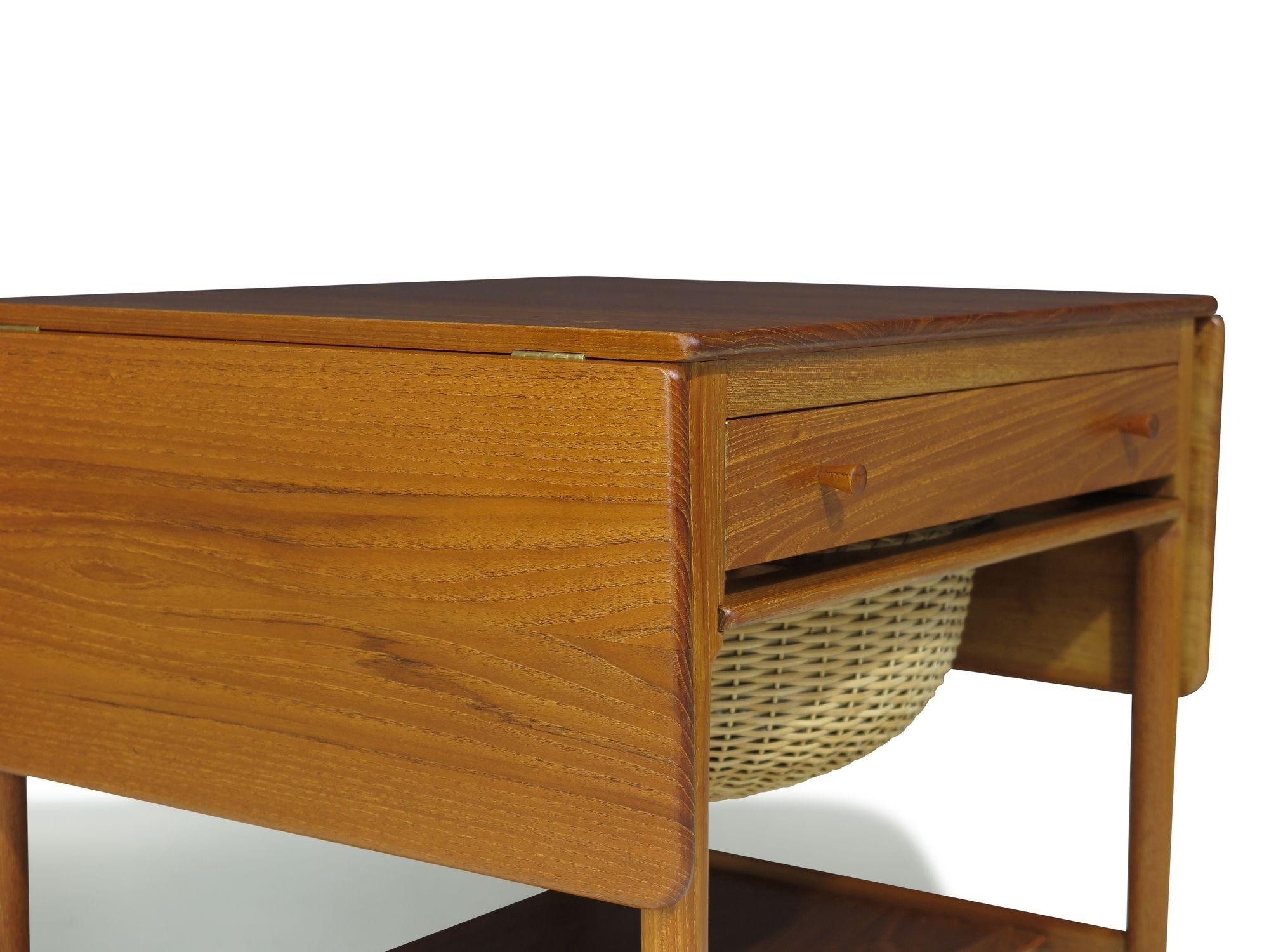 Danish Hans J. Wegner AT-33 Sewing Drop-leaf Side Table For Sale