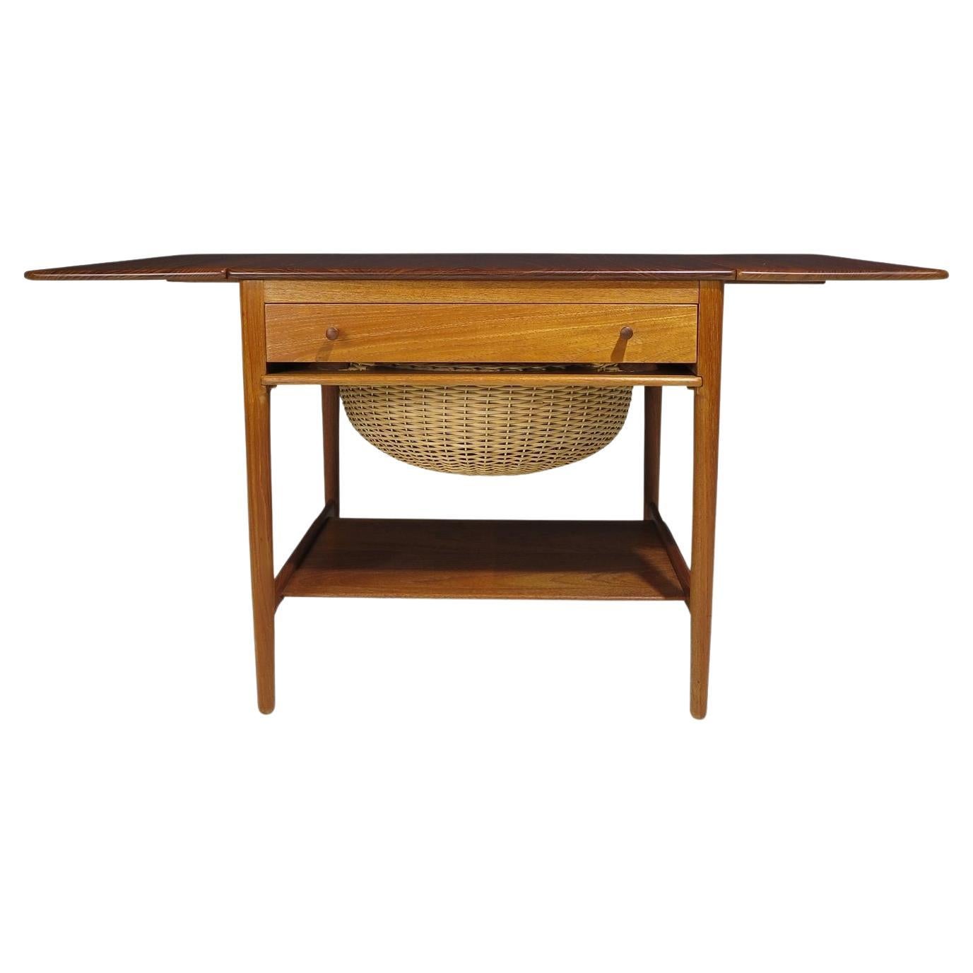 Hans J. Wegner AT-33 Sewing Drop-leaf Side Table For Sale