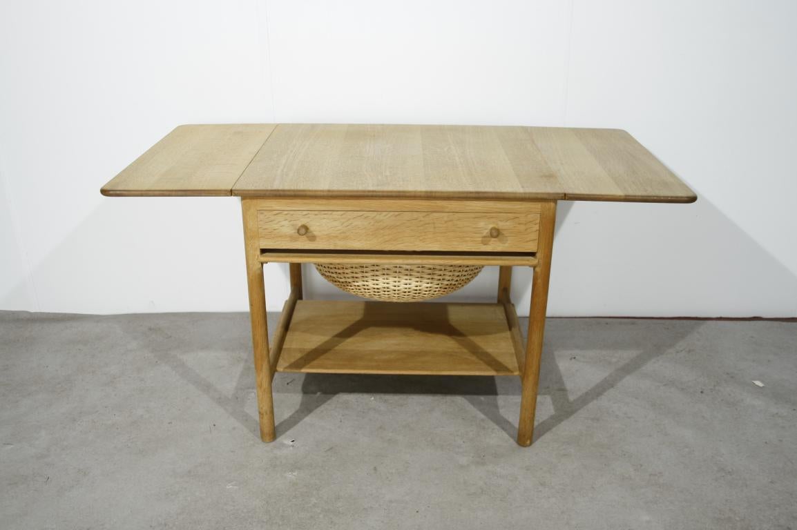 Hans J. Wegner “AT33 / PP33” Sewing Table for PP Mobler, Denmark, 1953 In Good Condition In Amsterdam, NL
