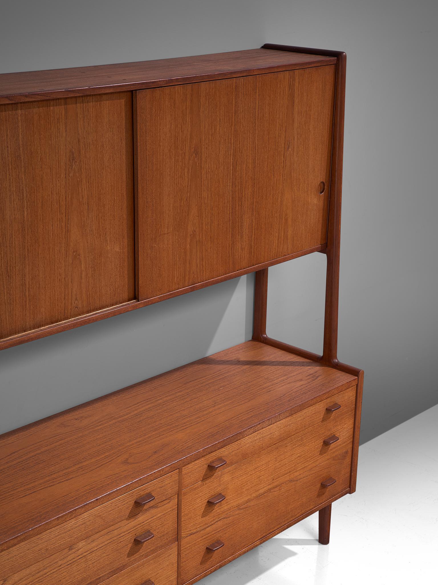 Hans J. Wegner Cabinet in Teak In Good Condition In Waalwijk, NL