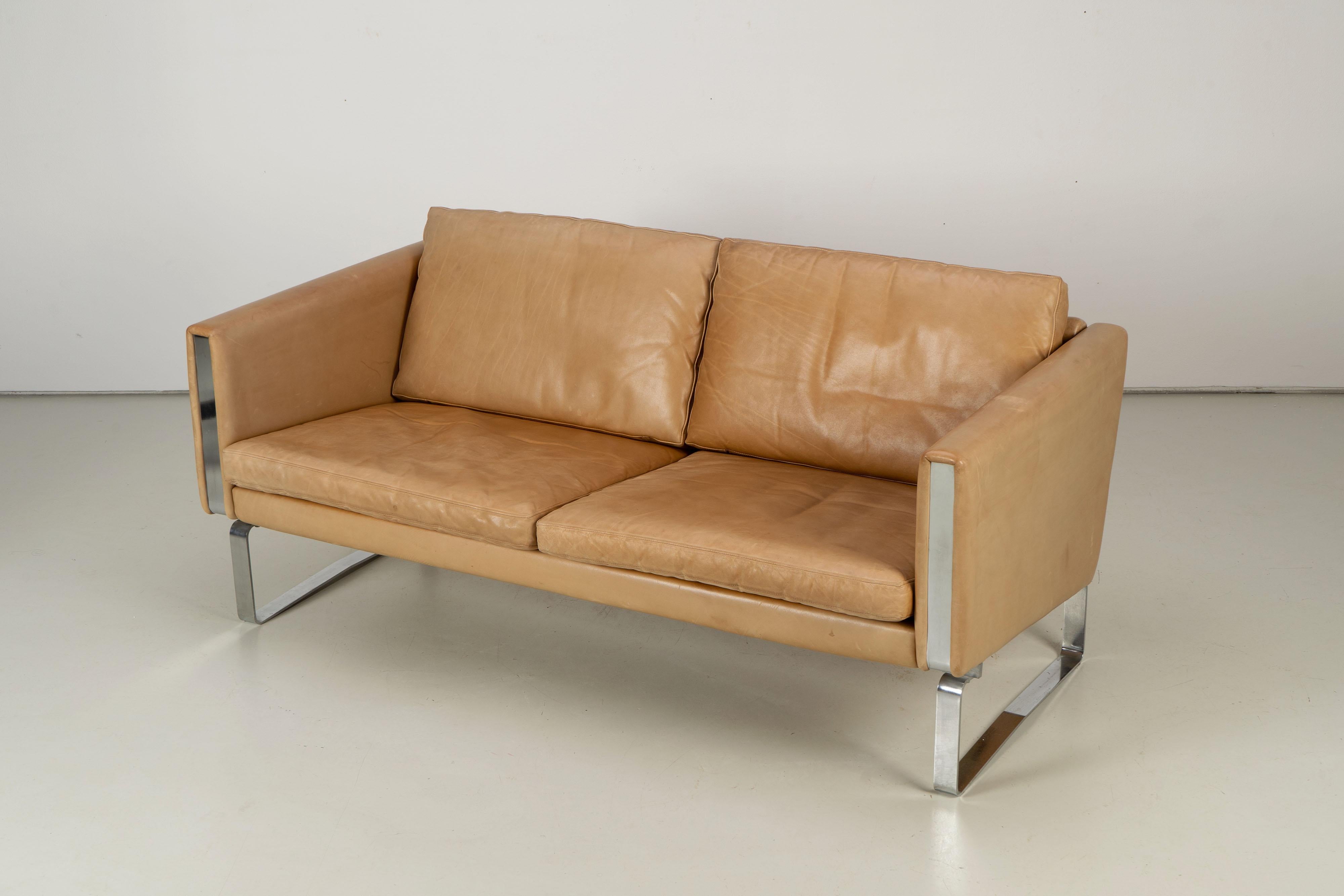Danish Hans J. Wegner Ch-102 2-Seater Leather Sofa, Carl Hansen, 1970s For Sale