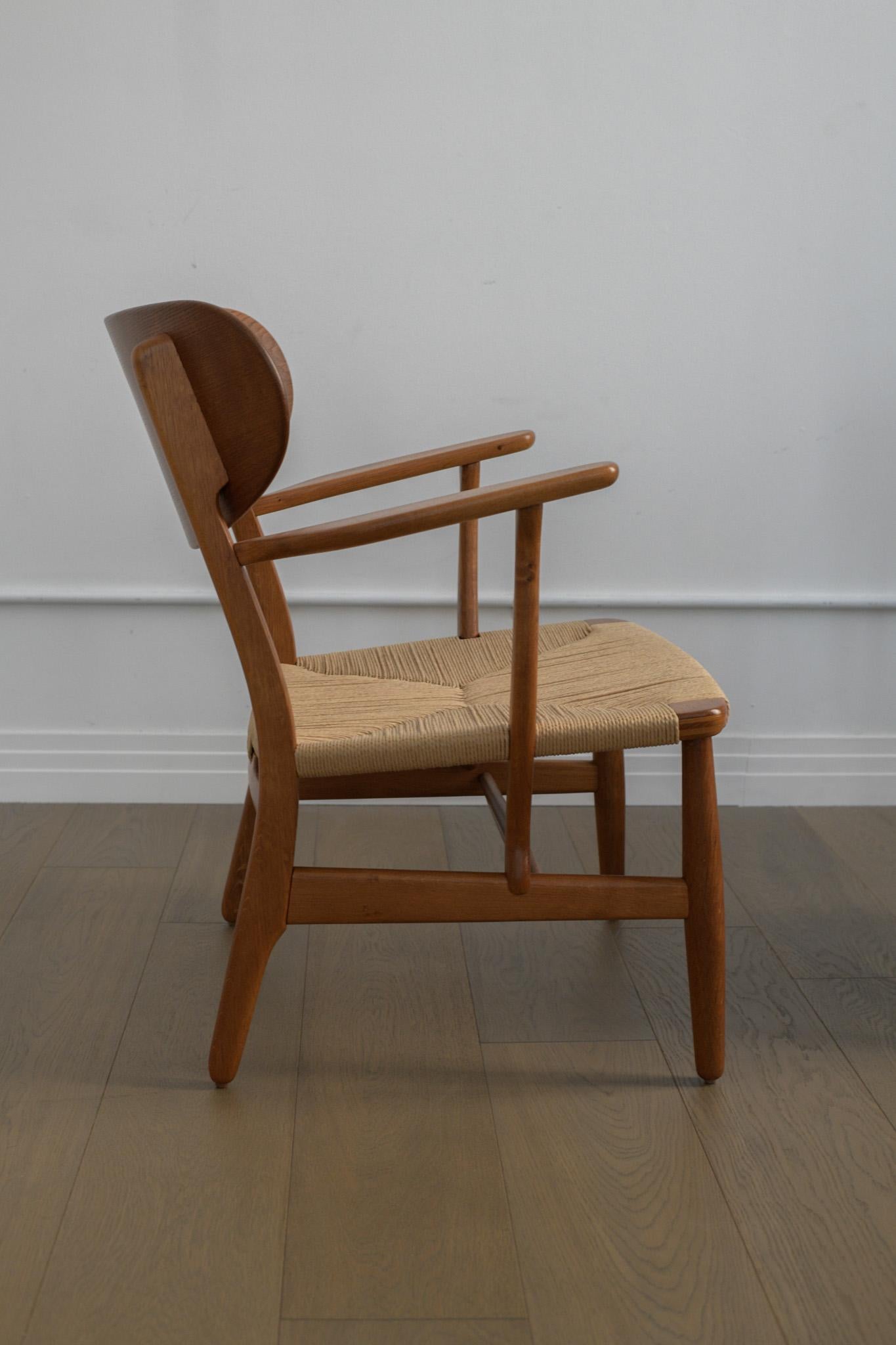 Danish Hans J. Wegner CH 22 lounge chairs For Sale