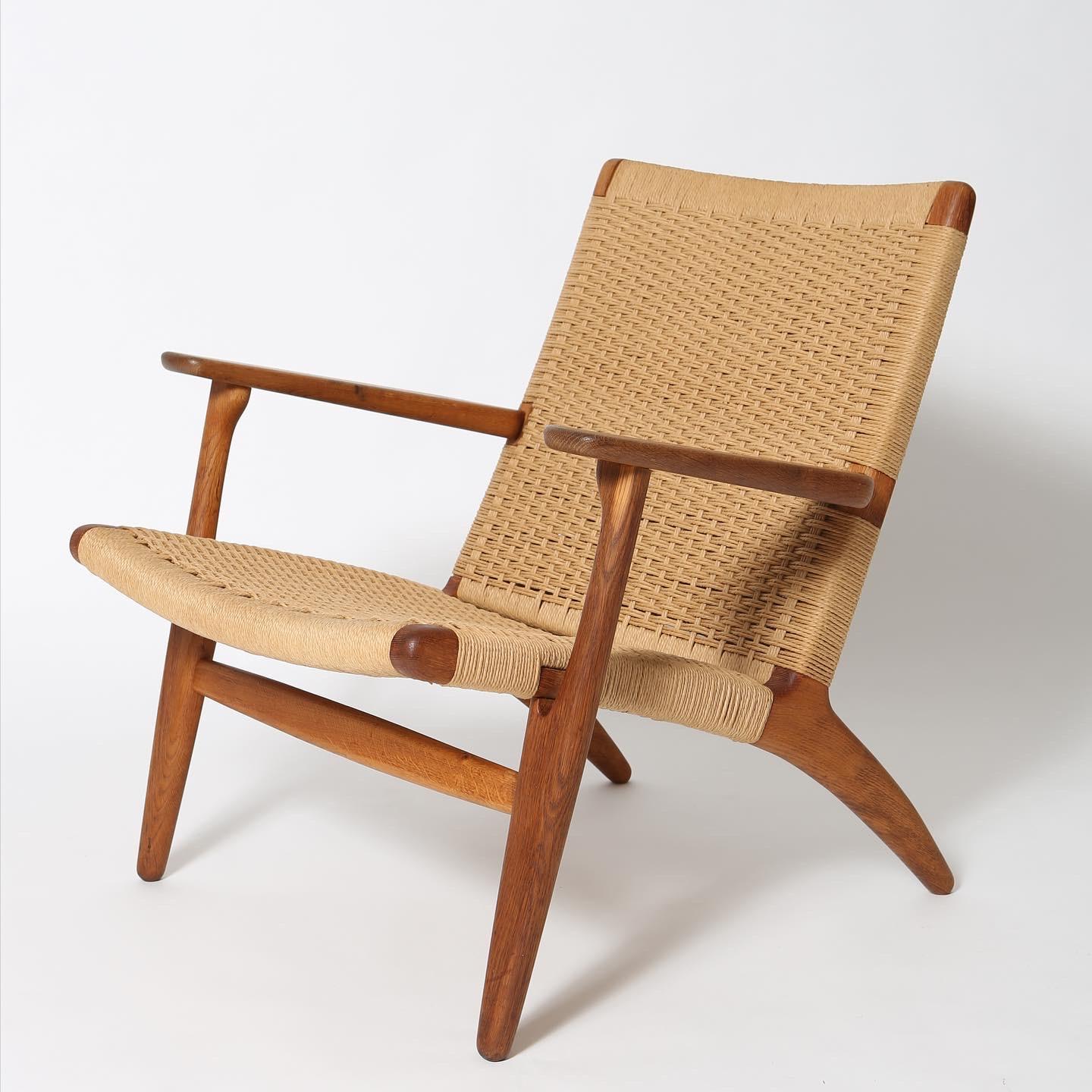 Scandinavian Modern Hans J Wegner CH 25 Lounge Chair