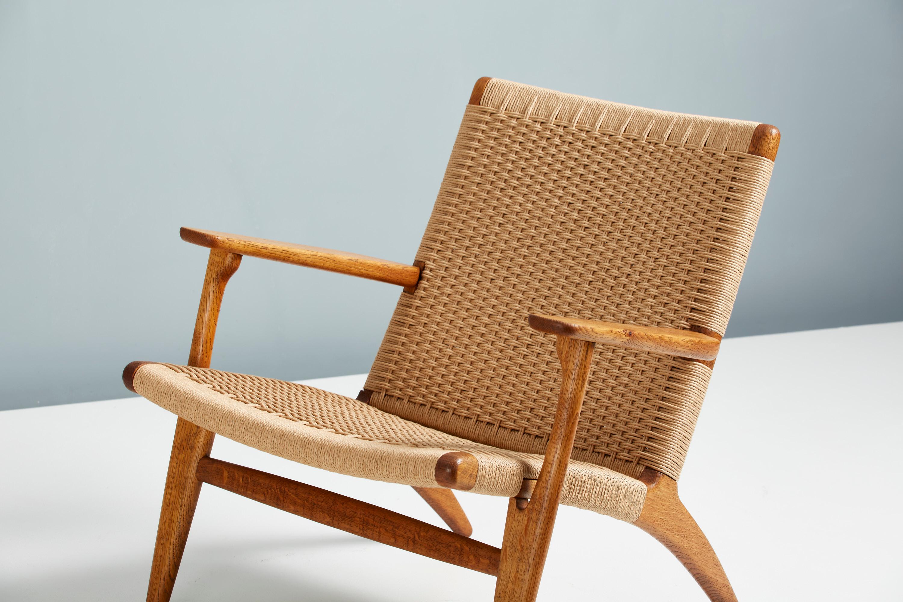 Hans J. Wegner CH-25 Oak Lounge Chair, 1950 In Excellent Condition In London, GB