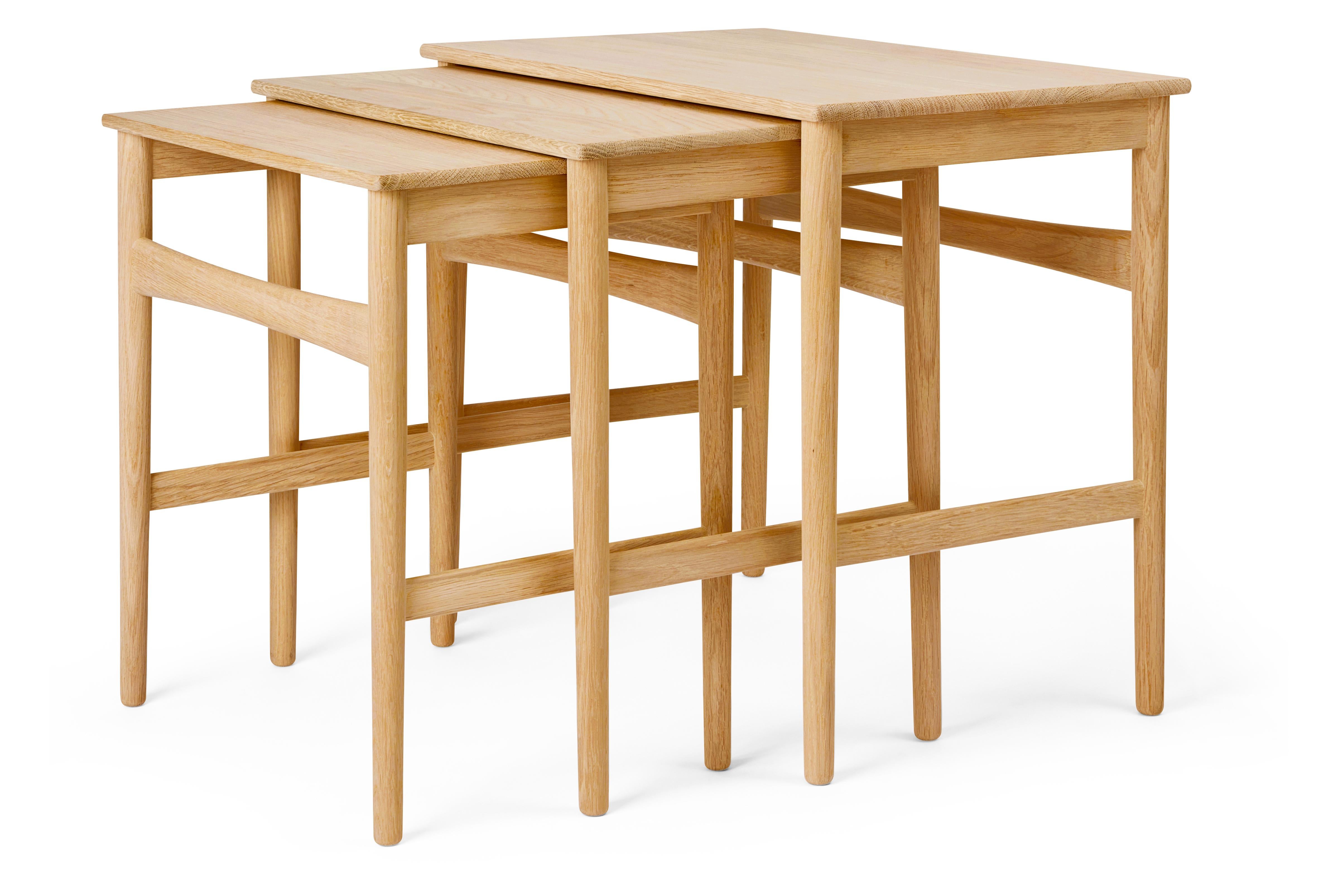 Hans J. Wegner 'CH004' Nesting Tables in Oak Soap for Carl Hansen & Son For Sale 5