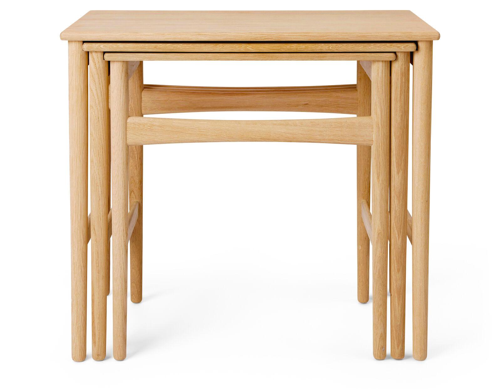 Mid-Century Modern Hans J. Wegner CH004 Nesting Tables Oak Oil for Carl Hansen For Sale