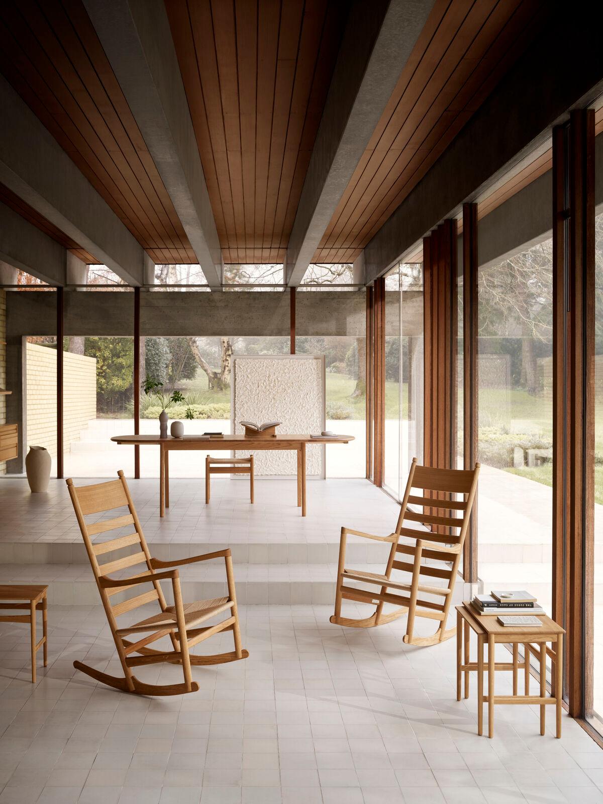 Hans J. Wegner CH004 Nesting Tables Oak Oil for Carl Hansen In New Condition For Sale In New York, NY