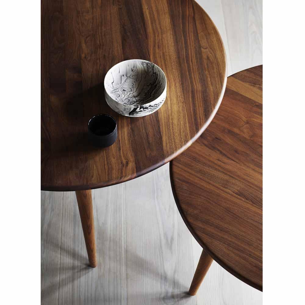 Mid-Century Modern Table basse Hans J. Wegner CH008 Ø78 cm x H44 cm Noyer laqué pour Carl Hansen en vente