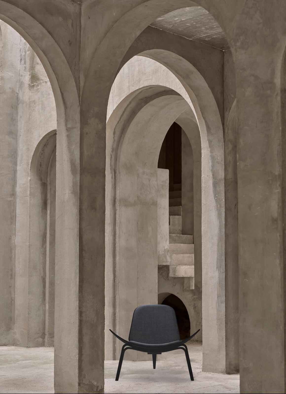 Hans J. Wegner CH07 Schalenstuhl Braun/Weiß Kuhfell Eiche Weiß Oil Carl Hansen (Moderne der Mitte des Jahrhunderts) im Angebot