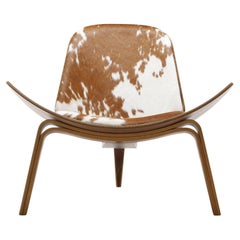 Hans J. Wegner CH07 Shell Chair Brown/White Cowhide Walnut Lacquer Carl Hansen