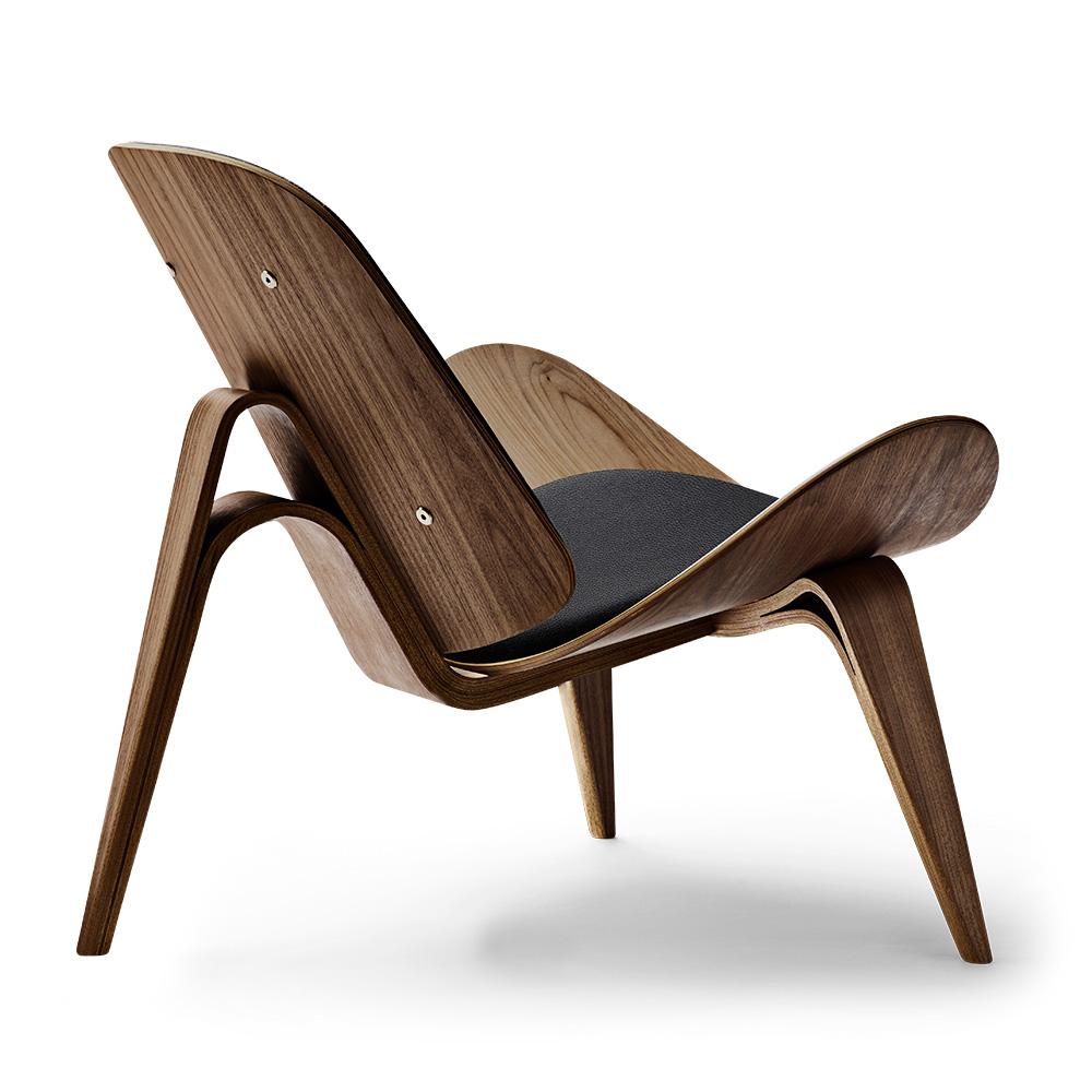 Hans J. Wegner CH07 Schalenstuhl Leder Loke 7150 Nussbaum Lack für Carl Hansen (Moderne der Mitte des Jahrhunderts) im Angebot