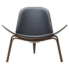 Hans J. Wegner CH07 Shell Chair Leather Loke 7150 Walnut Lacquer pour Carl Hansen