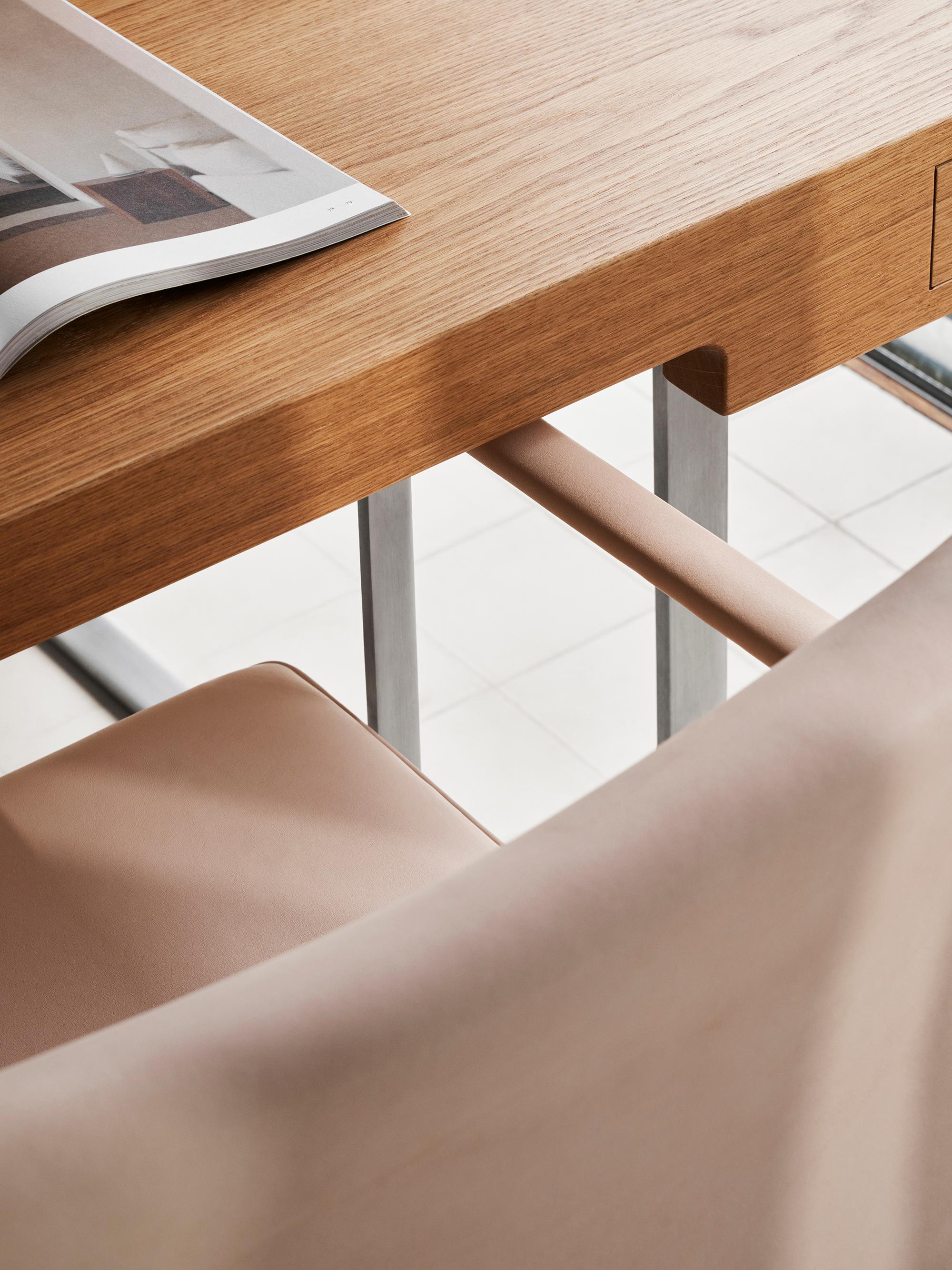 Hans J Wegner 'CH110' Schreibtisch aus Eiche, Öl für Carl Hansen & Sohn (Geölt) im Angebot