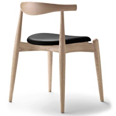 Hans J. Wegner 'CH20' Stuhl aus Eiche, schwarzem Leder und Seife für Carl Hansen & Sohn