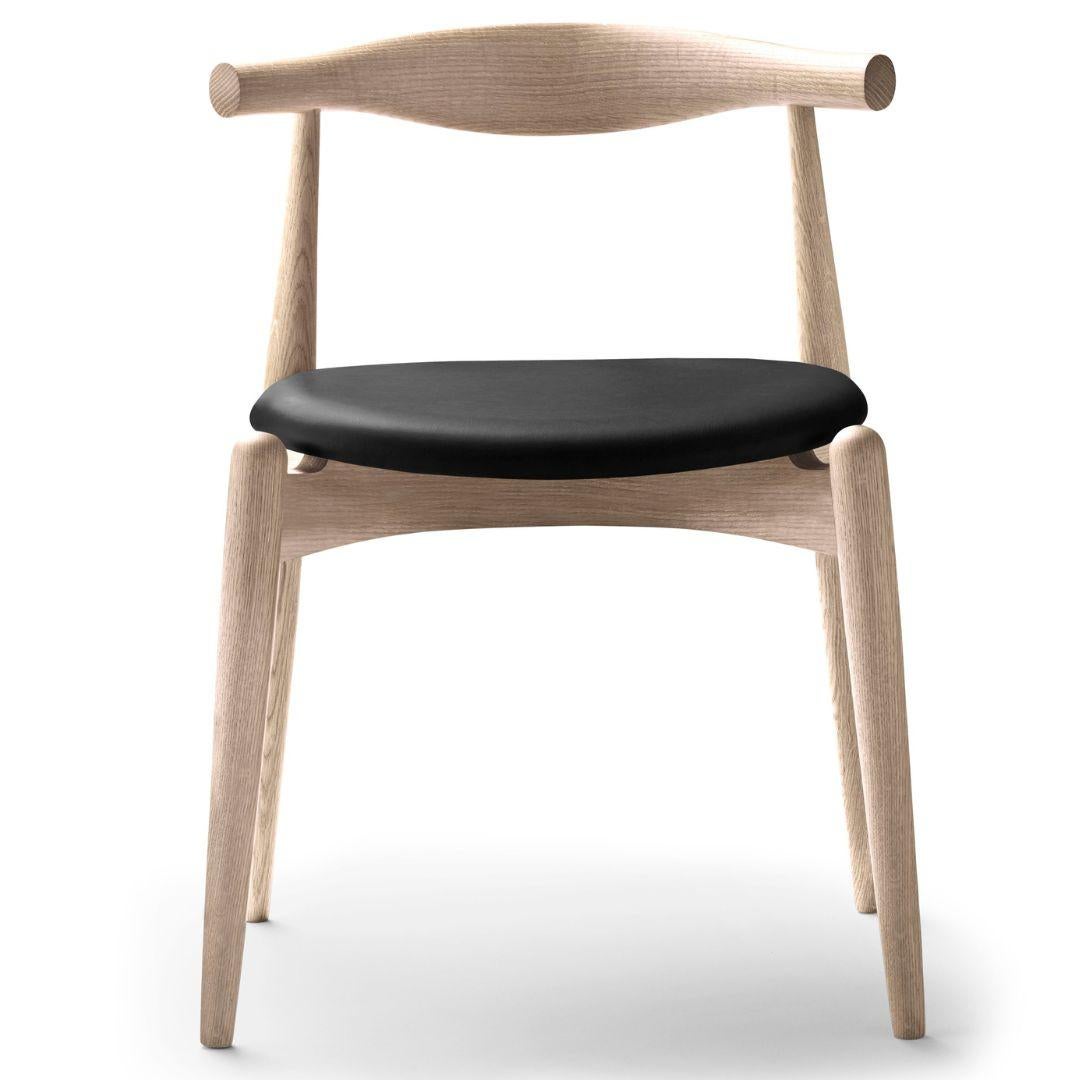 Mid-Century Modern Hans J. Wegner 'CH20' Chair in Oak, Black Leather and Soap for Carl Hansen & Son For Sale