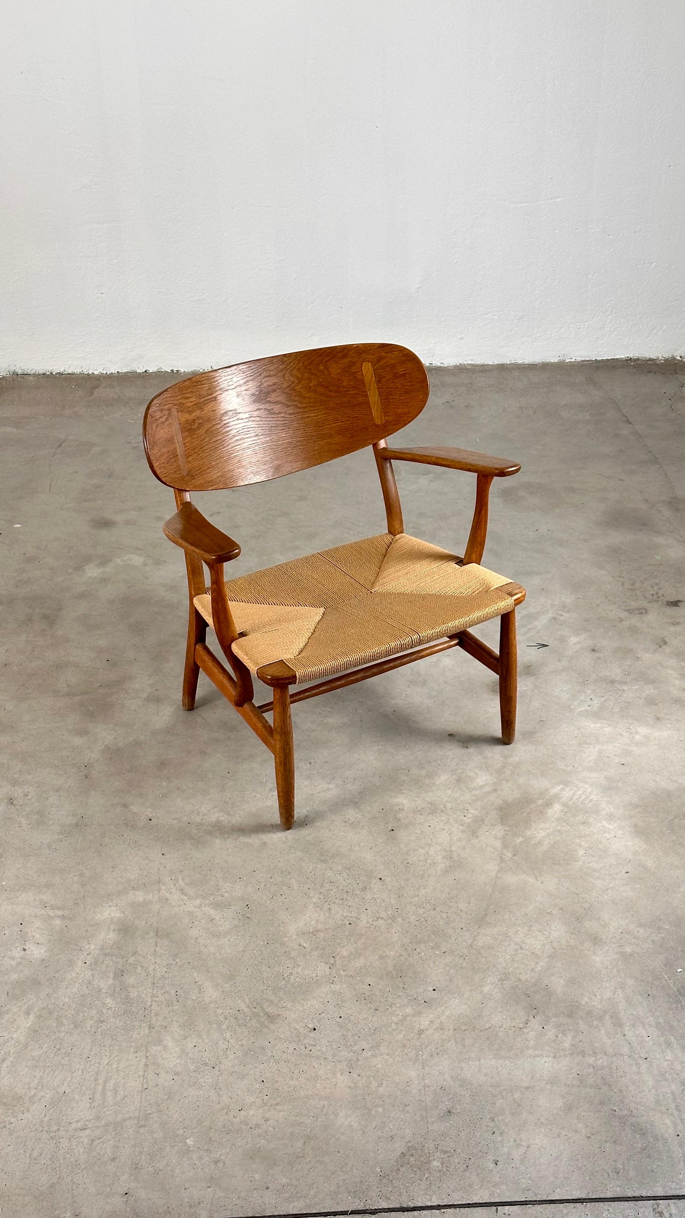 Mid-20th Century Hans J. Wegner CH22 Lounge Chair, Early Production, Carl Hansen, Denmark, 1950s