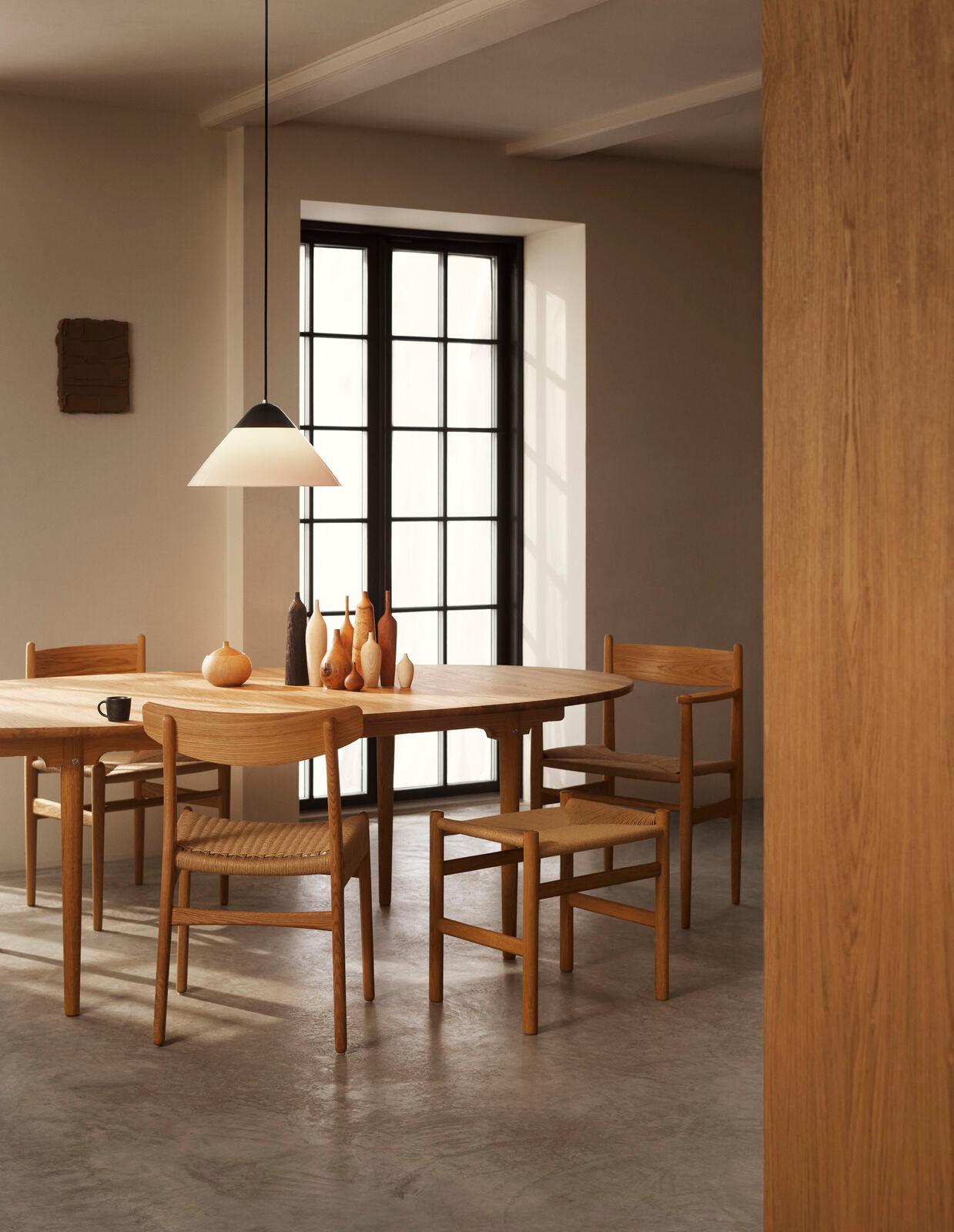 Hans J. Wegner CH23 Stuhl Eiche Weiß Öl Naturpapier Corde für Carl Hansen im Zustand „Neu“ im Angebot in New York, NY