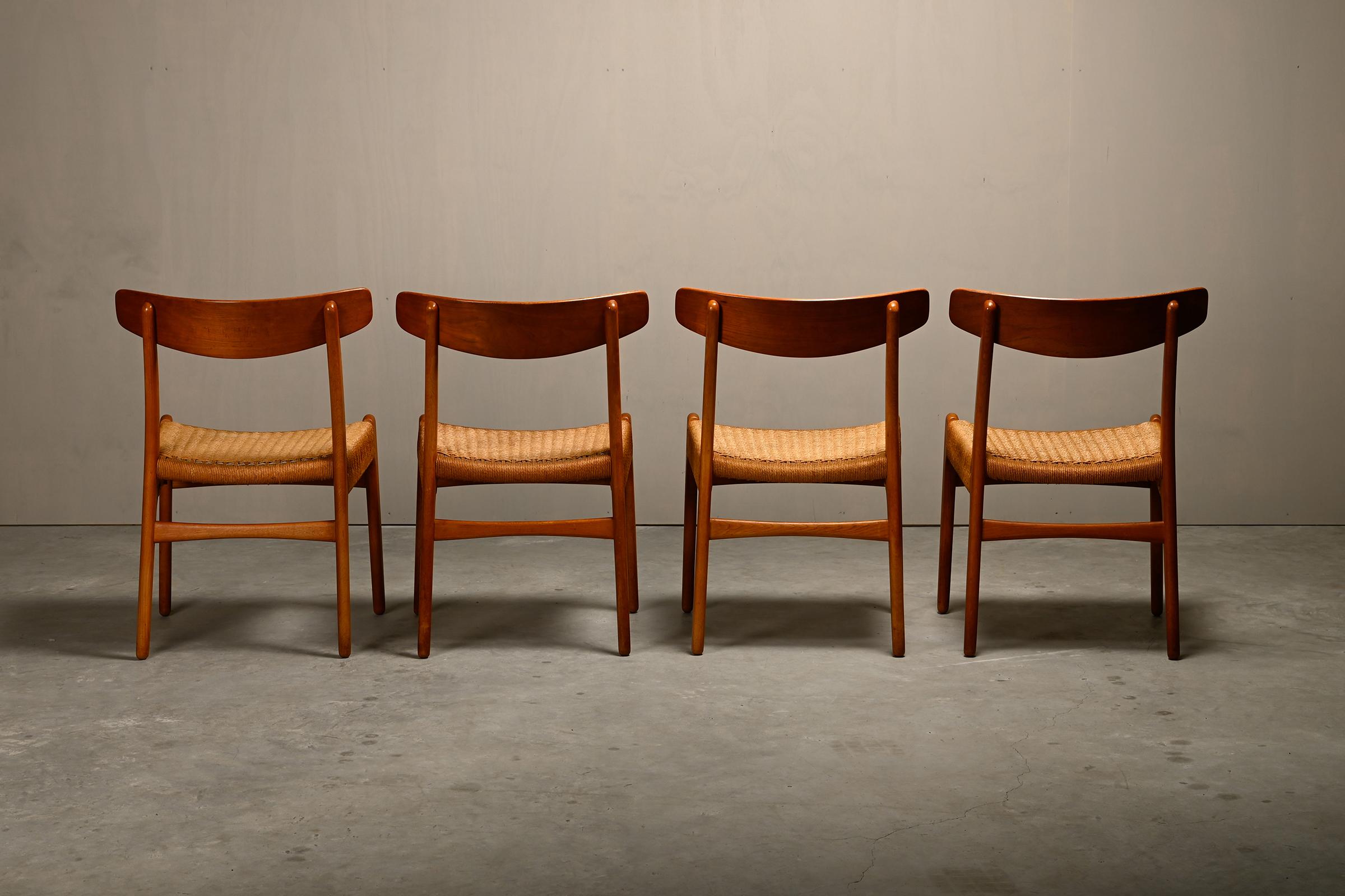 Hans J. Wegner CH23 Dining Chairs oak, teak and papercord for Carl Hansen & Søn In Good Condition For Sale In Amsterdam, NL
