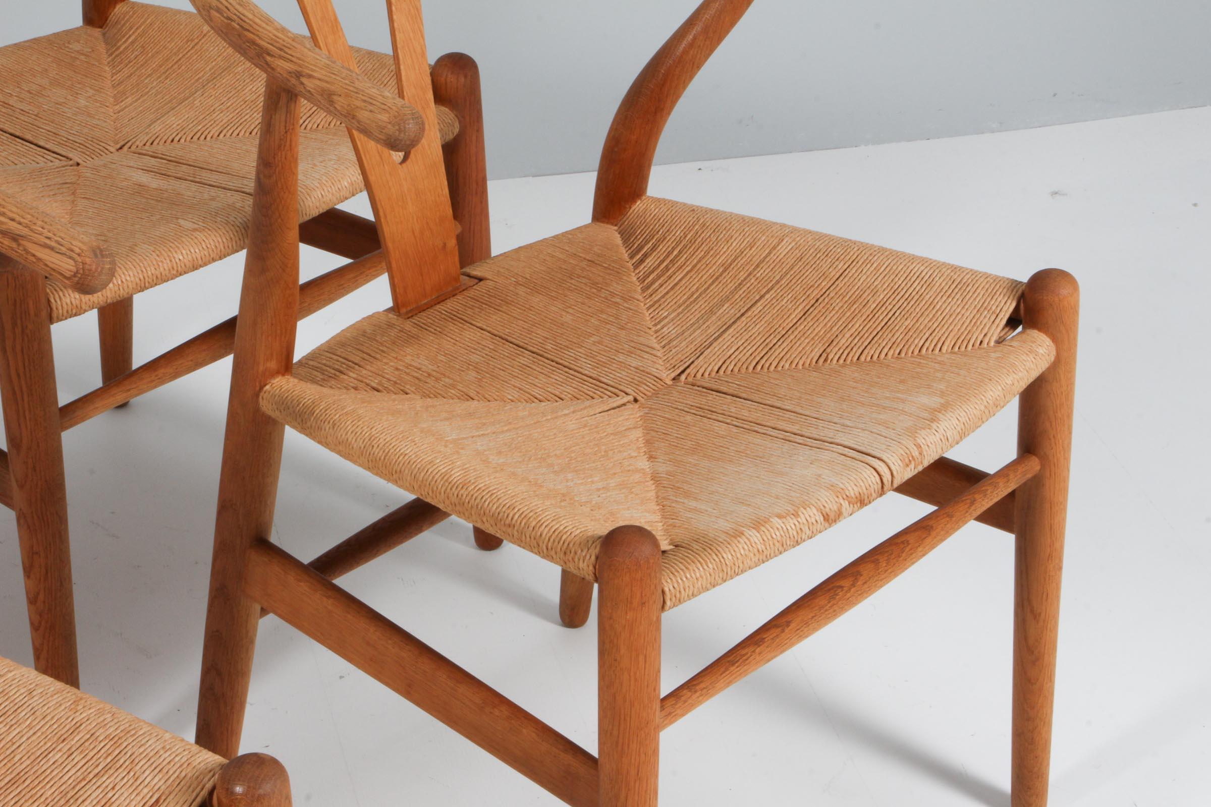 Scandinavian Modern Hans J. Wegner CH24 Wishbone Chair, 1970s, Oak