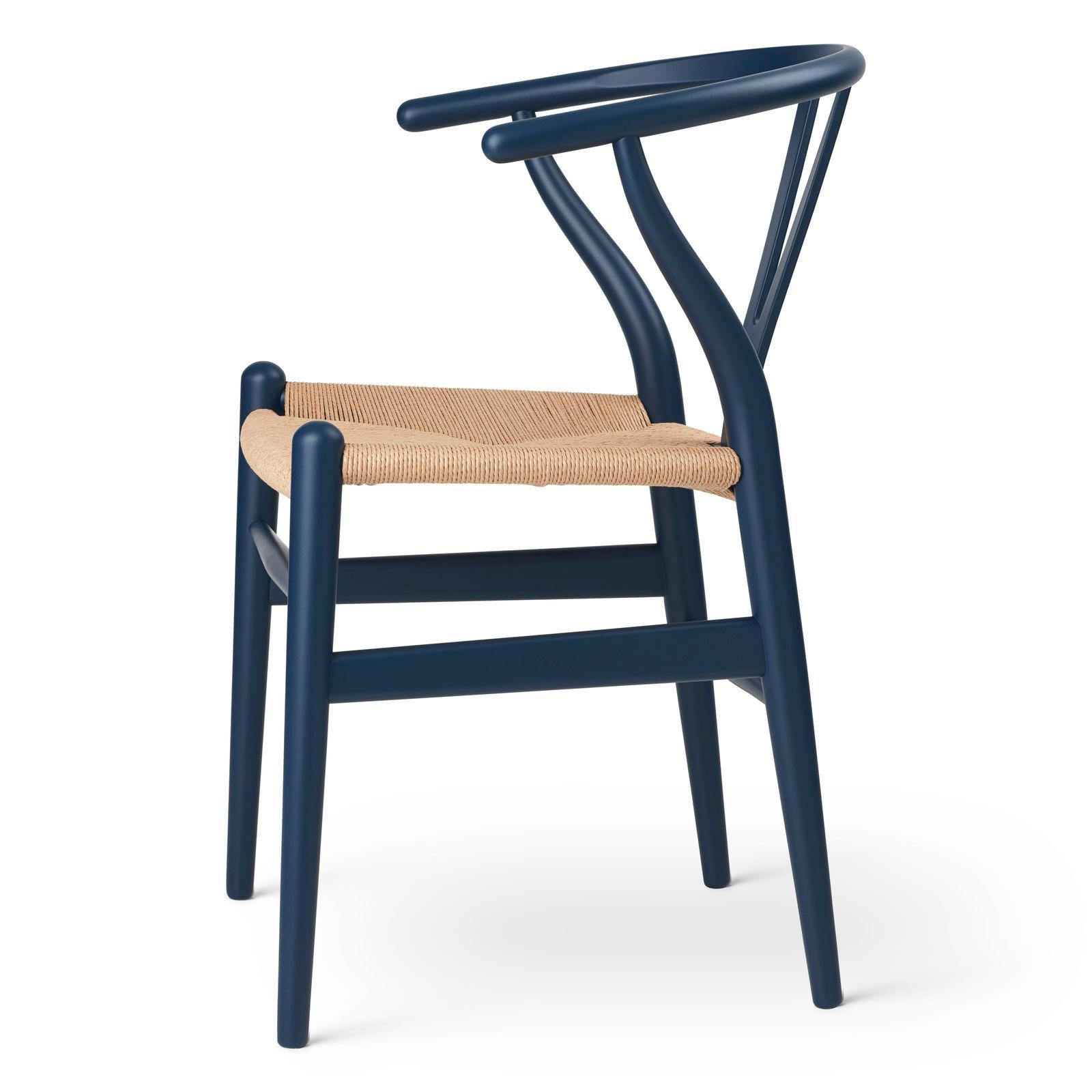 Hans J. Wegner CH24 Wishbone Chair Buche Blau Natural Papercord für Carl Hansen (Moderne der Mitte des Jahrhunderts) im Angebot