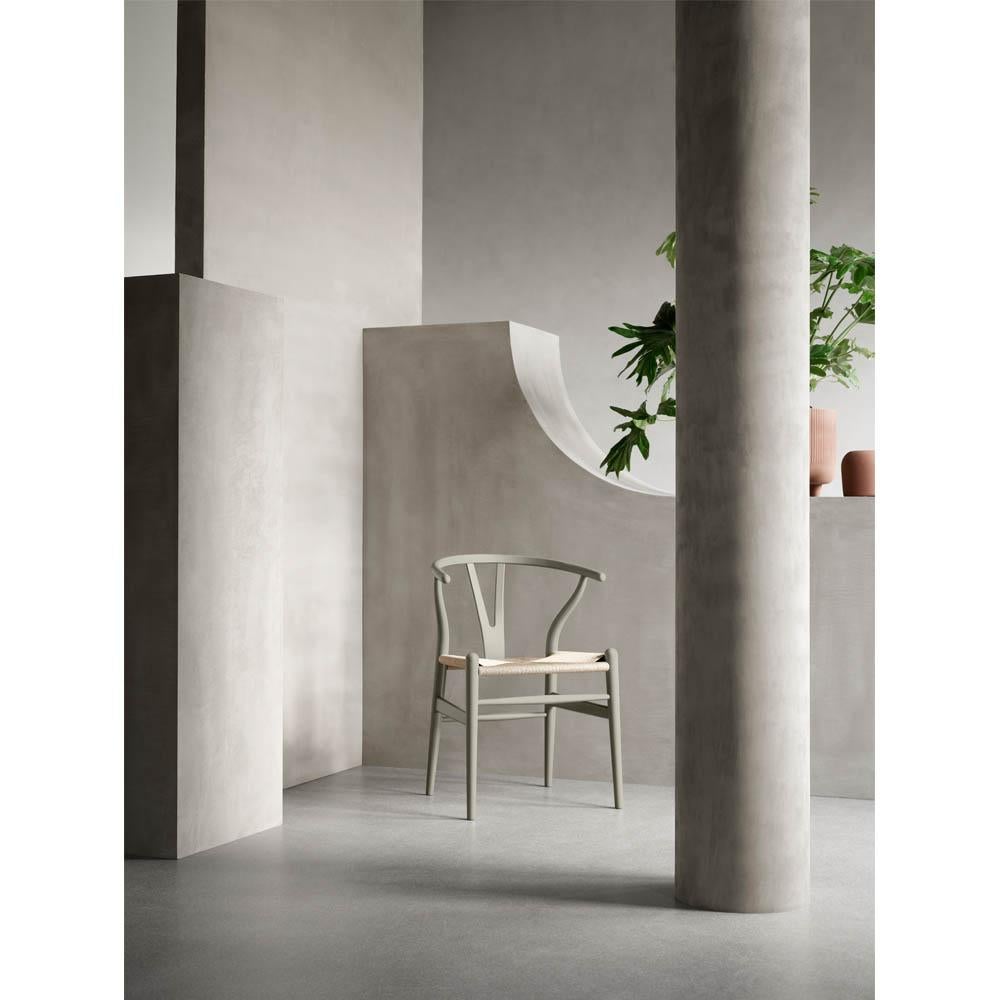 Hans J. Wegner CH24 Wishbone Chair Beech Clay Natural Papercord für Carl Hansen (Papierkordel) im Angebot