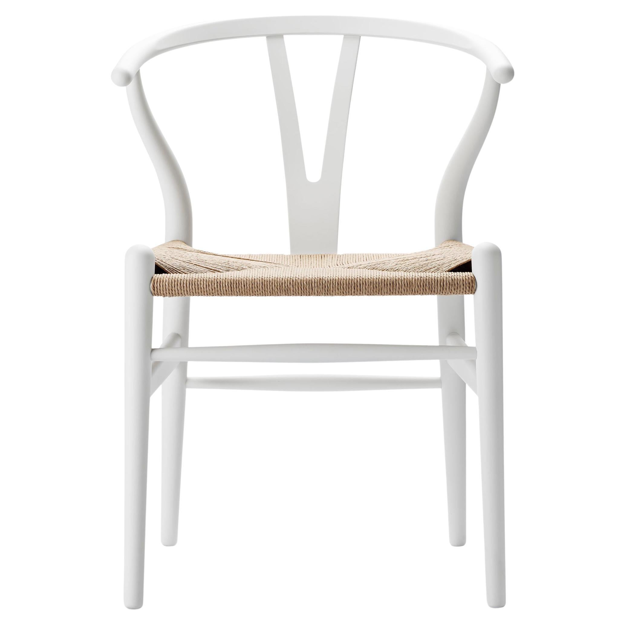 Hans J. Wegner CH24 Wishbone Chair Buche Weiß Natural Papercord für Carl Hansen im Angebot