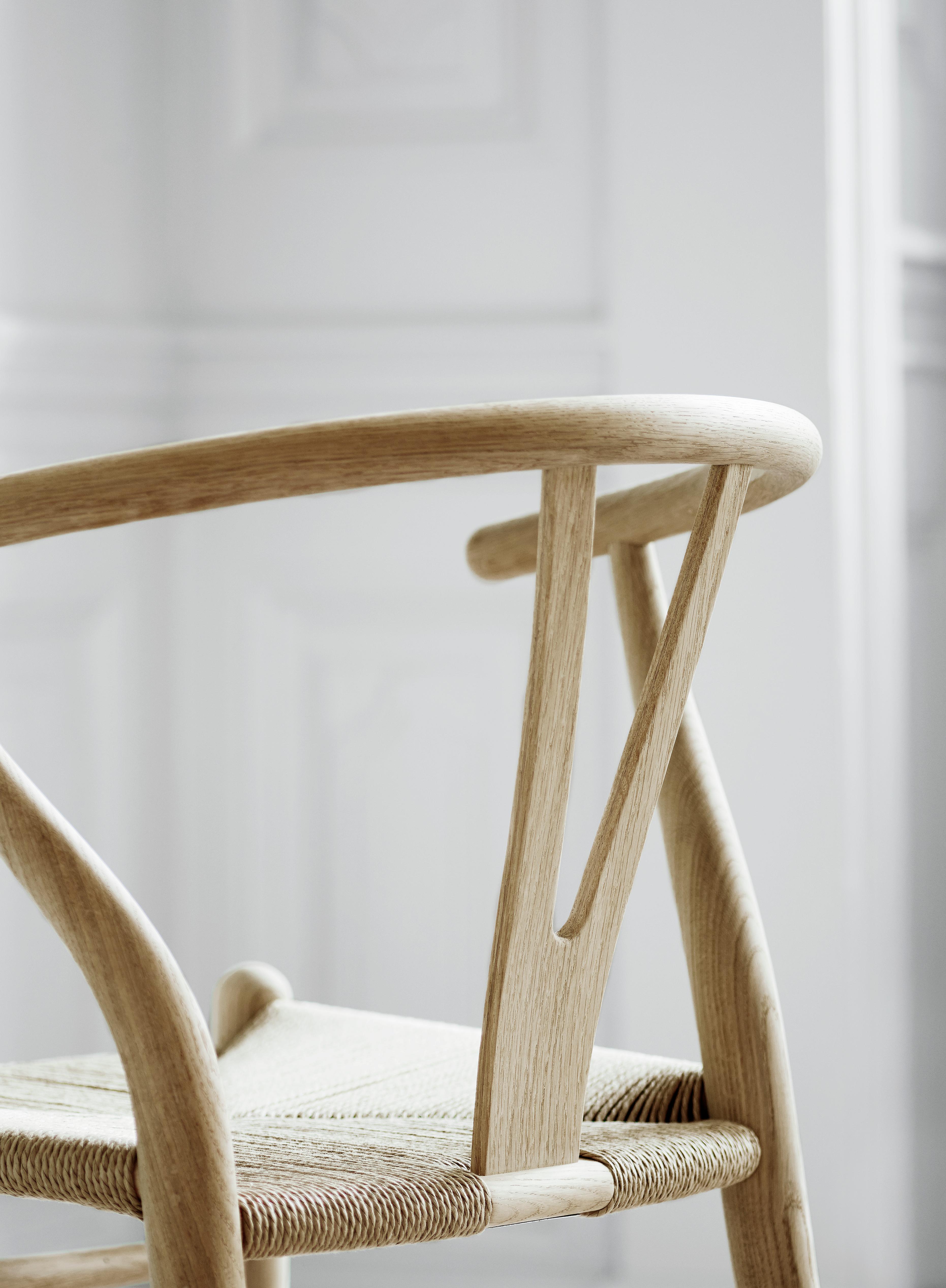 Mid-Century Modern Hans J. Wegner 'CH24 Wishbone' Chair in Oak & Soap for Carl Hansen & Son For Sale