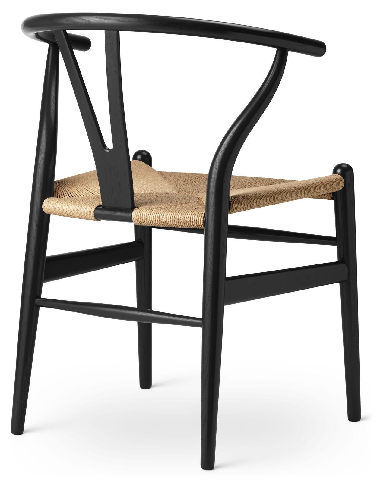 Hans J. Wegner CH24 Wishbone Chair Oak Black Natural Papercord für Carl Hansen (Moderne der Mitte des Jahrhunderts) im Angebot