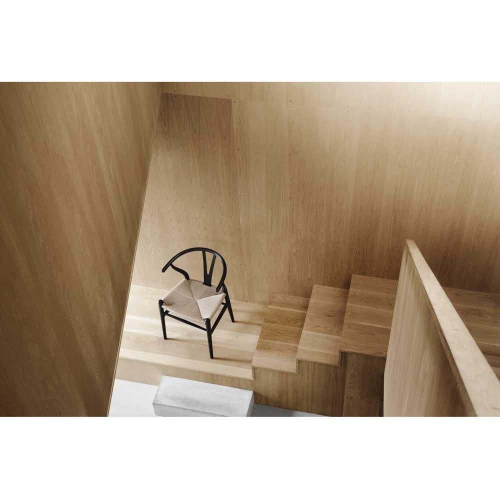 Hans J. Wegner CH24 Wishbone Chair Oak Black Natural Papercord für Carl Hansen im Angebot 1