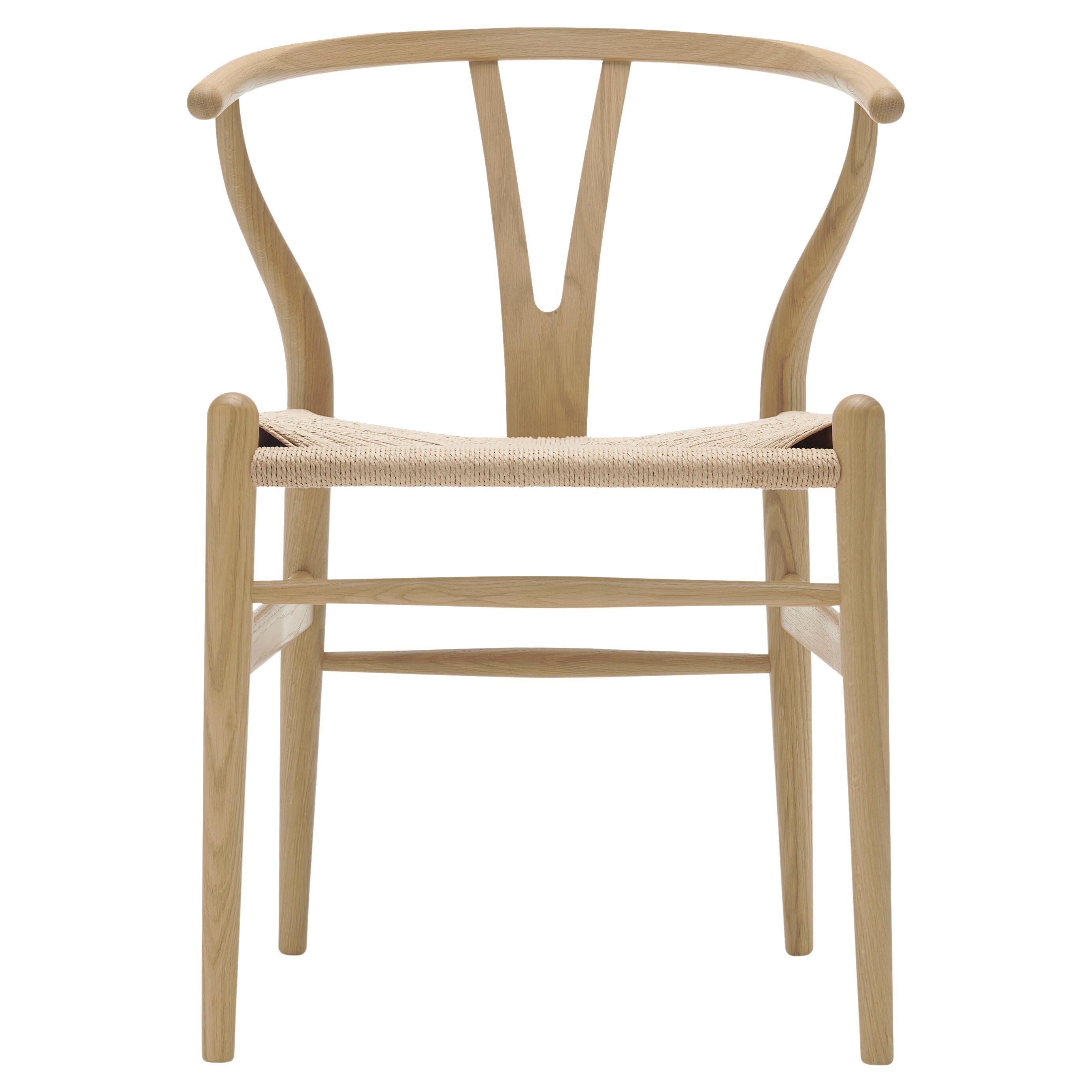 Hans J. Wegner CH24 Wishbone Chair Oak Soap Natural Papercord für Carl Hansen
