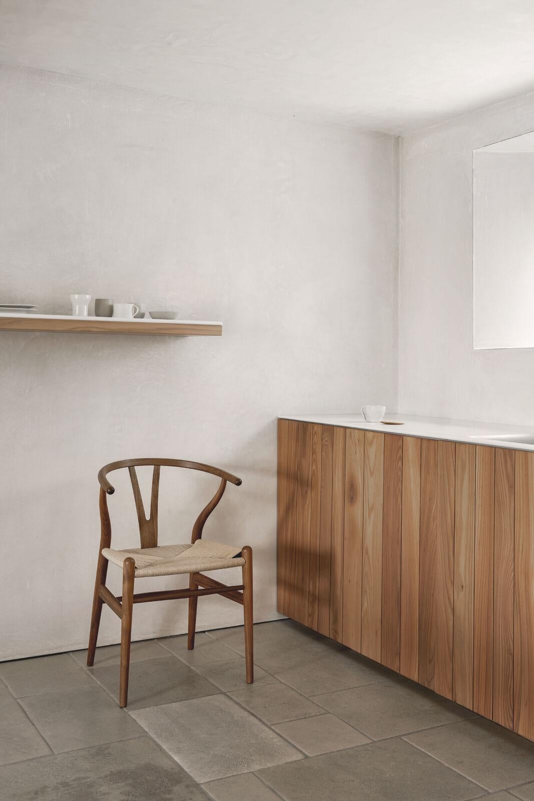 Hans J. Wegner CH24 Wishbone Chair Nussbaumöl Natural Papercord für Carl Hansen im Zustand „Neu“ im Angebot in New York, NY