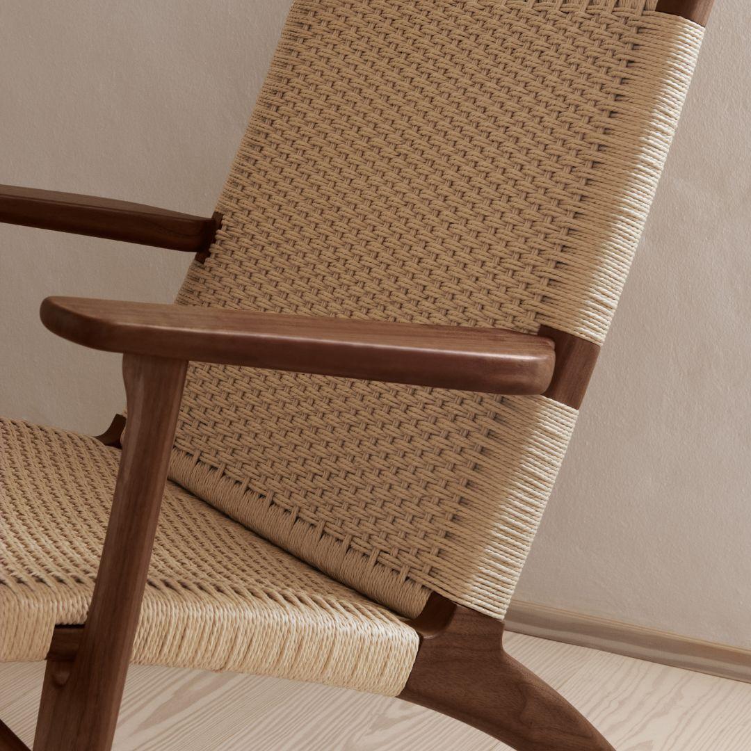 Mid-Century Modern Hans J Wegner 'Ch25' Chair in Walnut, Oil & Papercord for Carl Hansen & Son For Sale