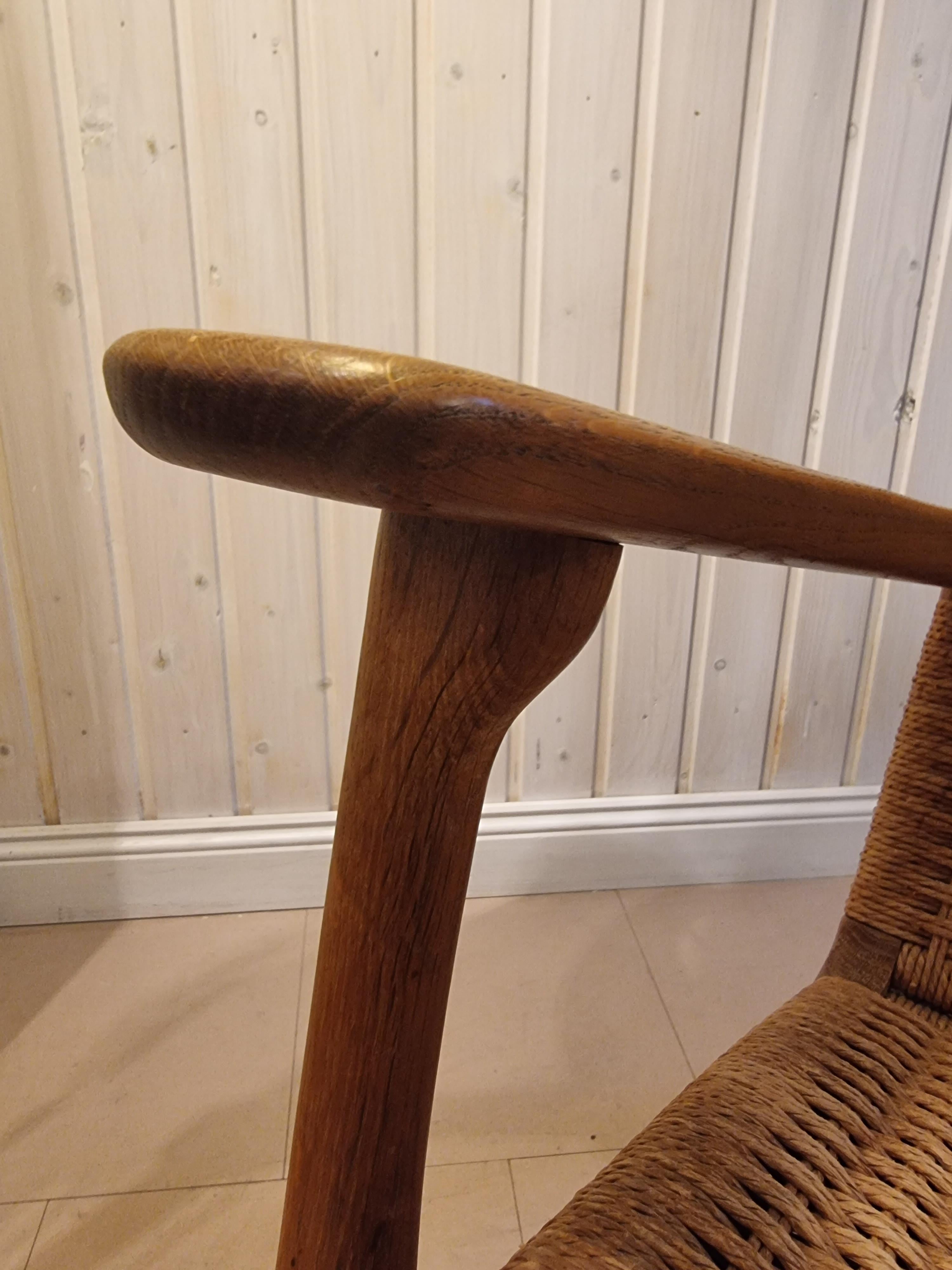 Hans J Wegner, CH25 Easy Chair, Carl Hansen & Son, Scandinavian Modern /Mid1900s For Sale 3