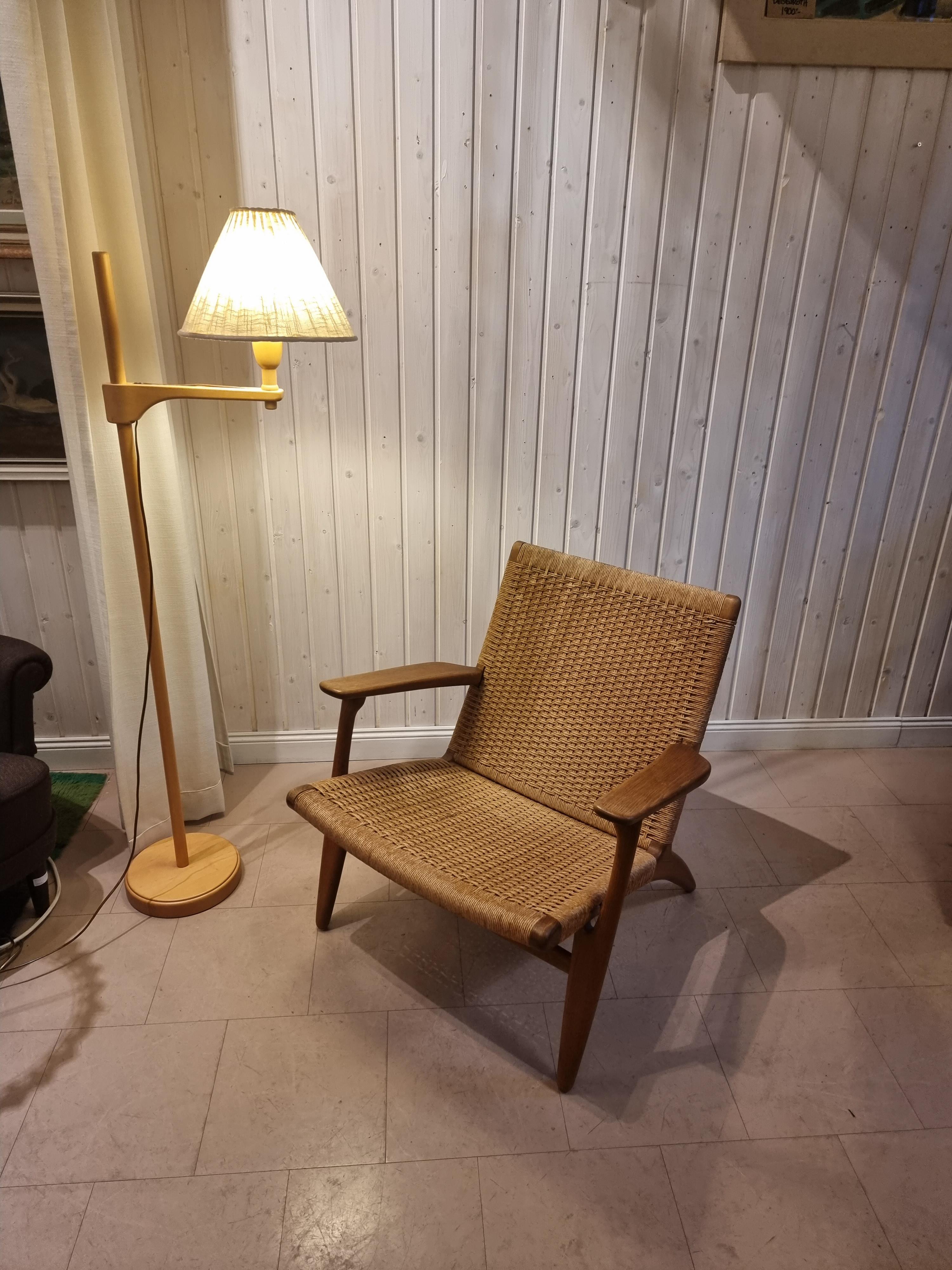 Hans J Wegner, CH25 Easy Chair, Carl Hansen & Son, Scandinavian Modern /Mid1900s For Sale 7