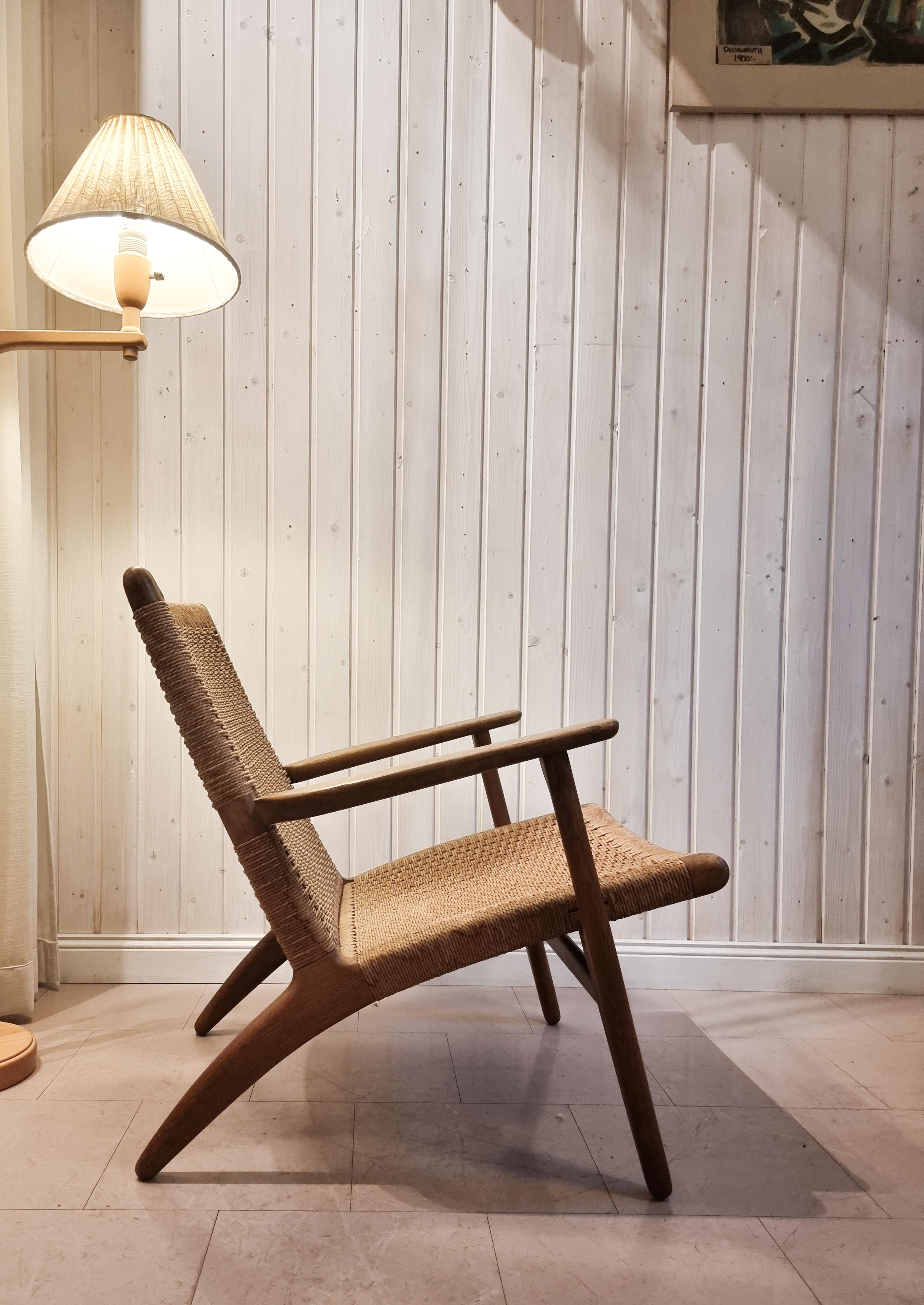 Danish Hans J Wegner, CH25 Easy Chair, Carl Hansen & Son, Scandinavian Modern /Mid1900s For Sale