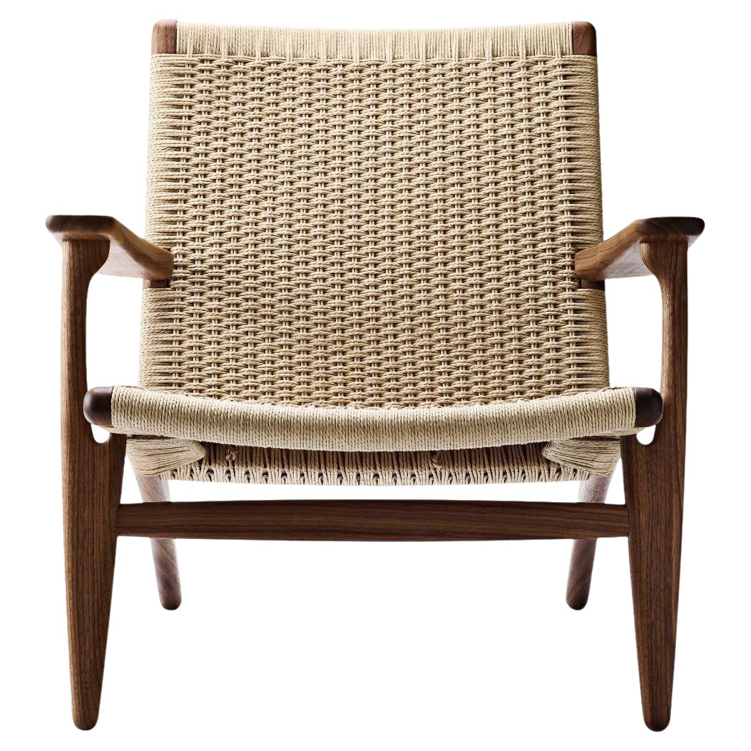Butaca 'CH25' de Hans J. Wegner en nogal, óleo y cuerda de papel para Carl Hansen & Son en venta