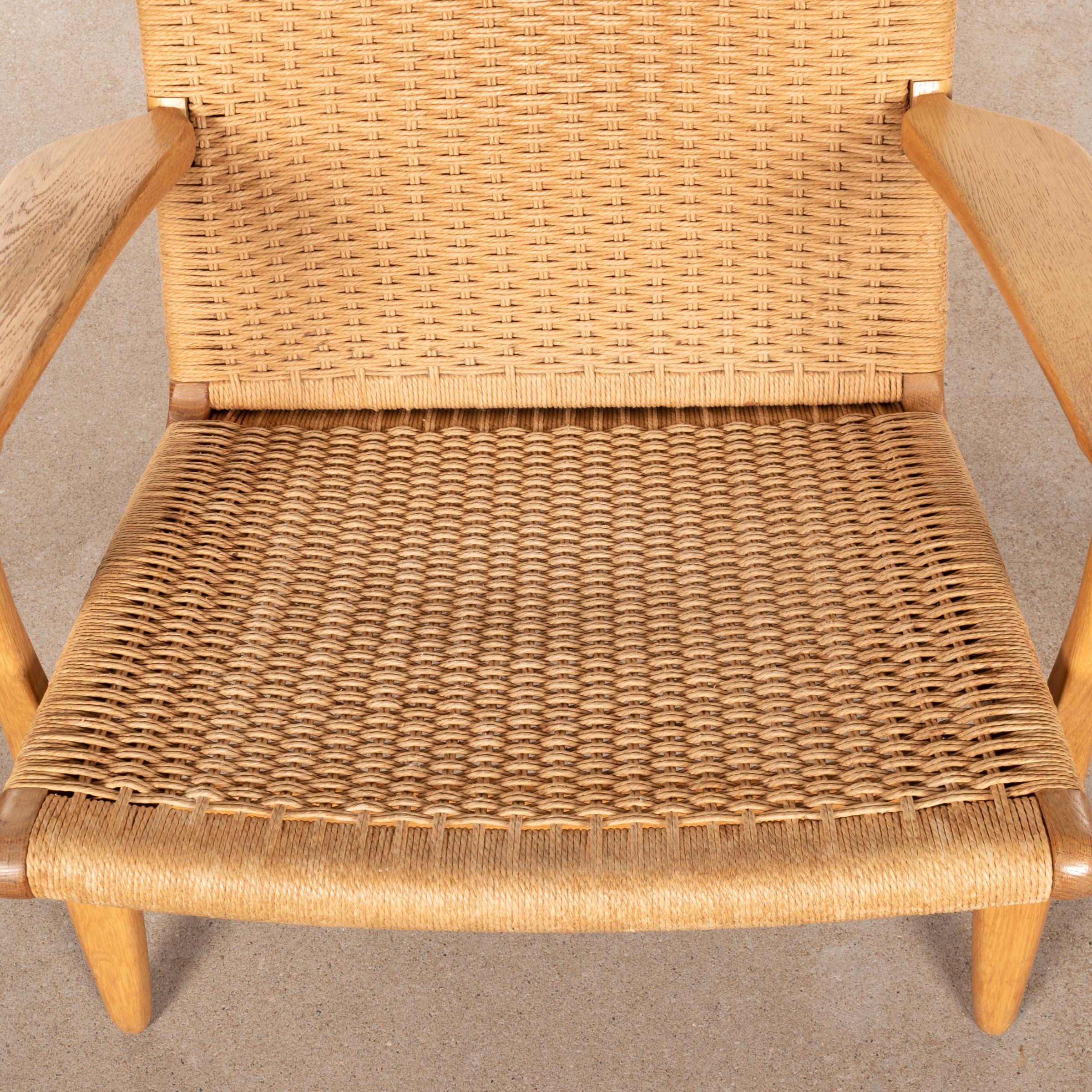 Hans J. Wegner CH25 Lounge Chair in Oak and Naturel Cord for Carl Hansen & Søn 3
