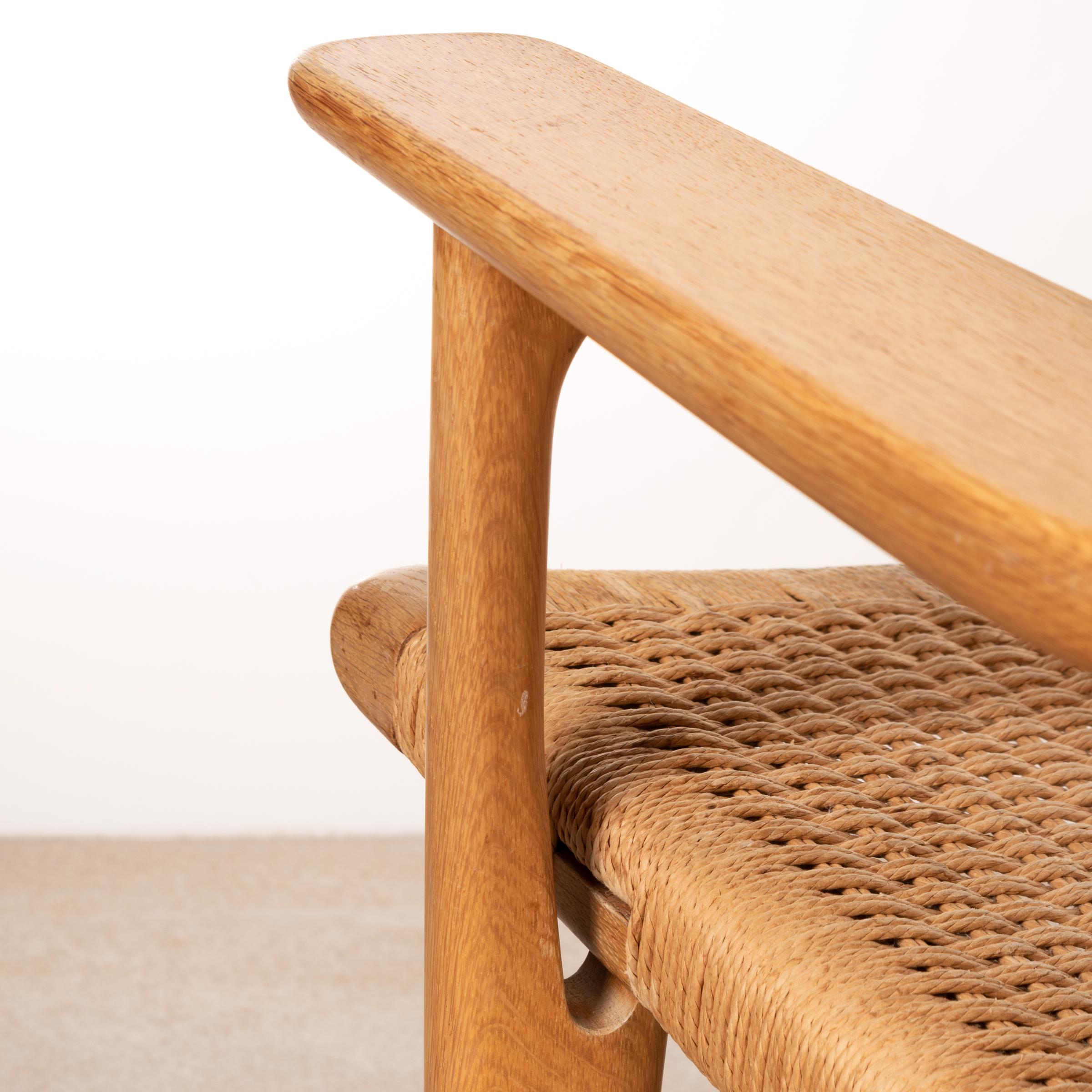 Hans J. Wegner CH25 Lounge Chair in Oak and Naturel Cord for Carl Hansen & Søn 12